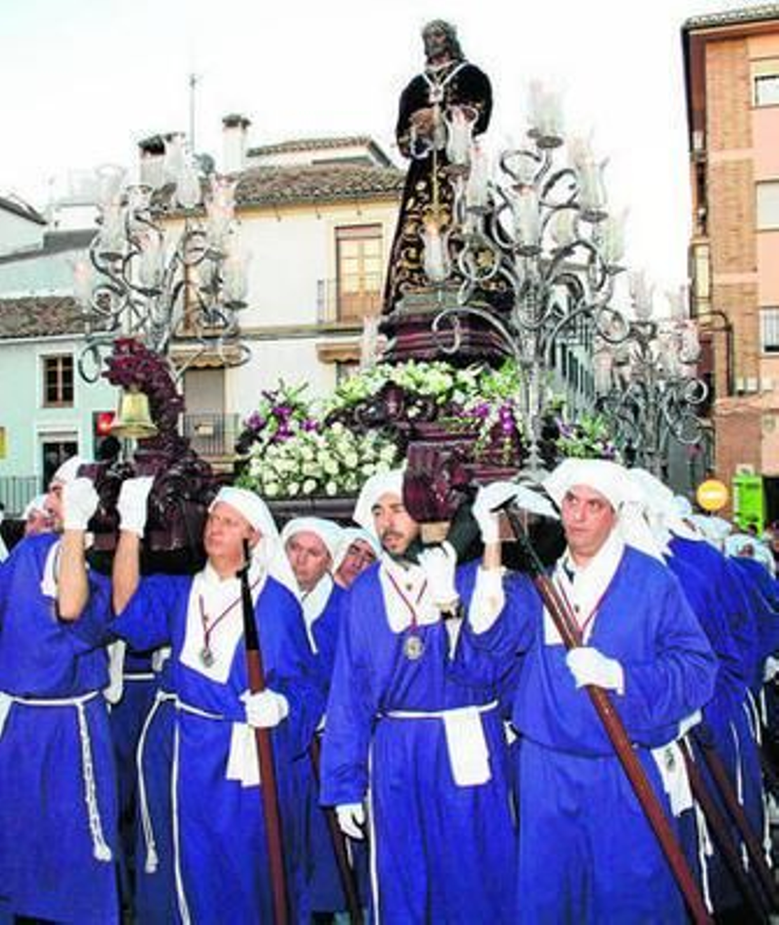 Nuestro Padre Jesús del Rescate, procesionando.