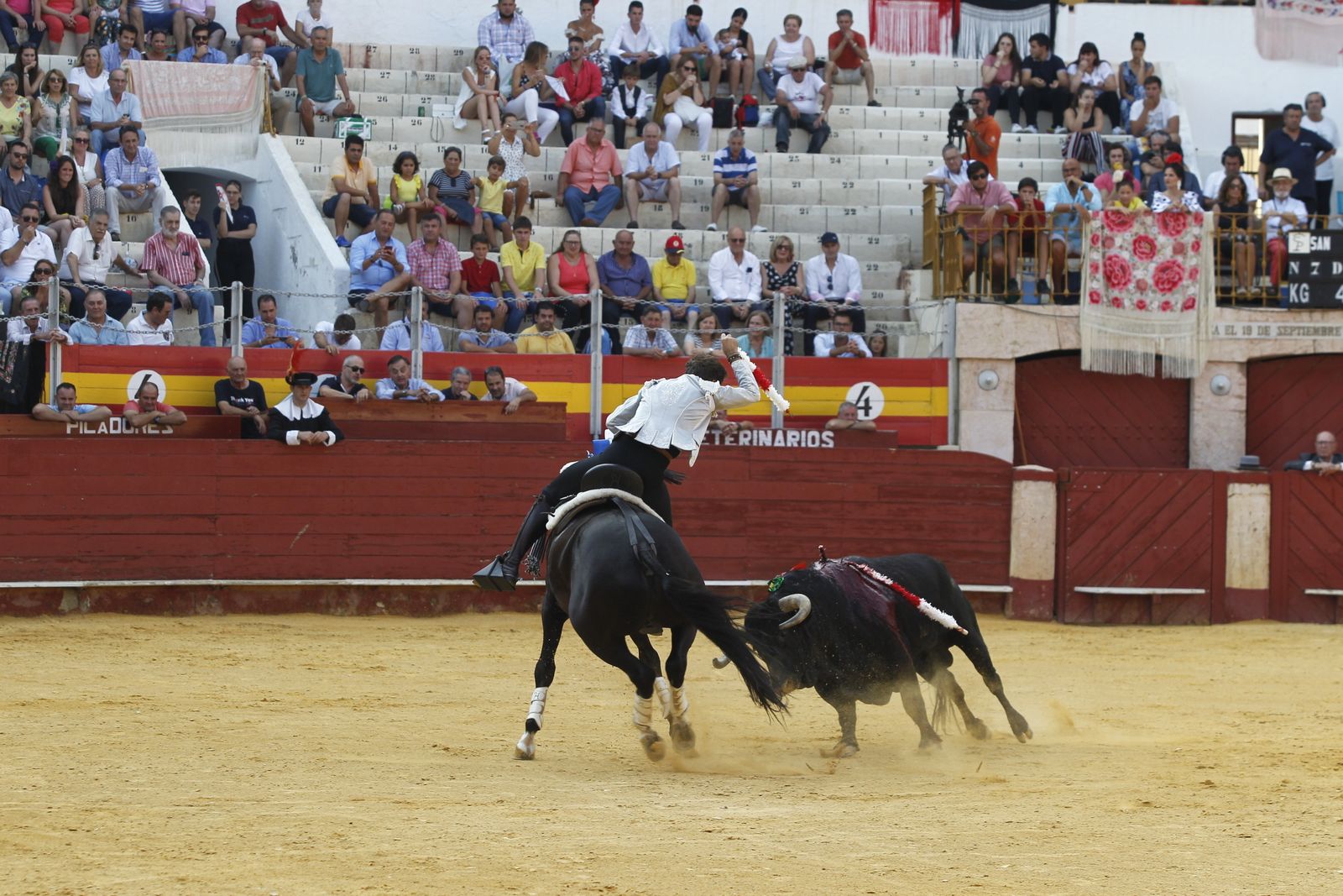 Fotogalería corrida de rejones. Feria de Almería 2019