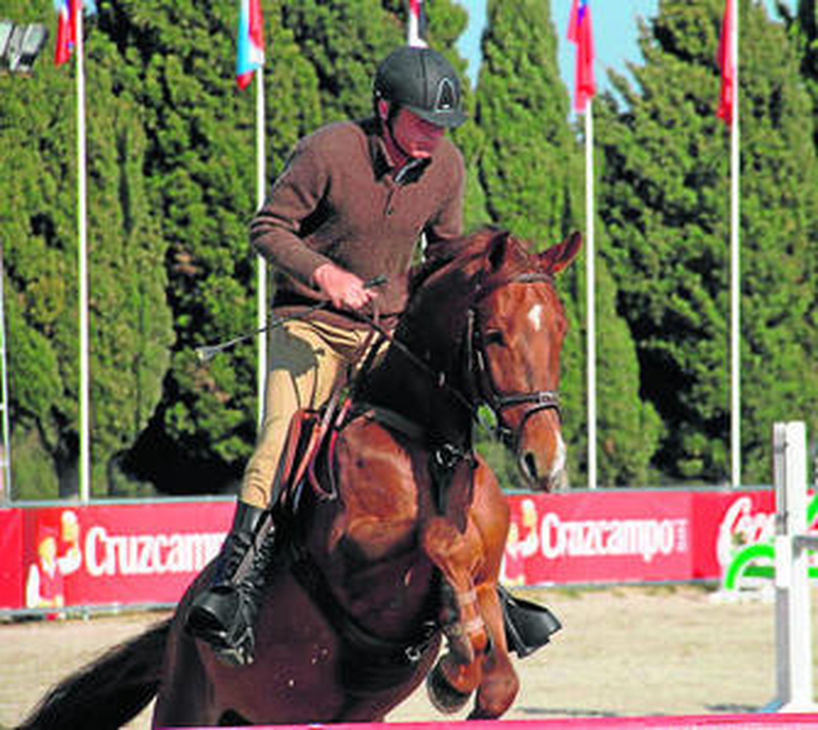 Luis Astolfi, en pleno salto.