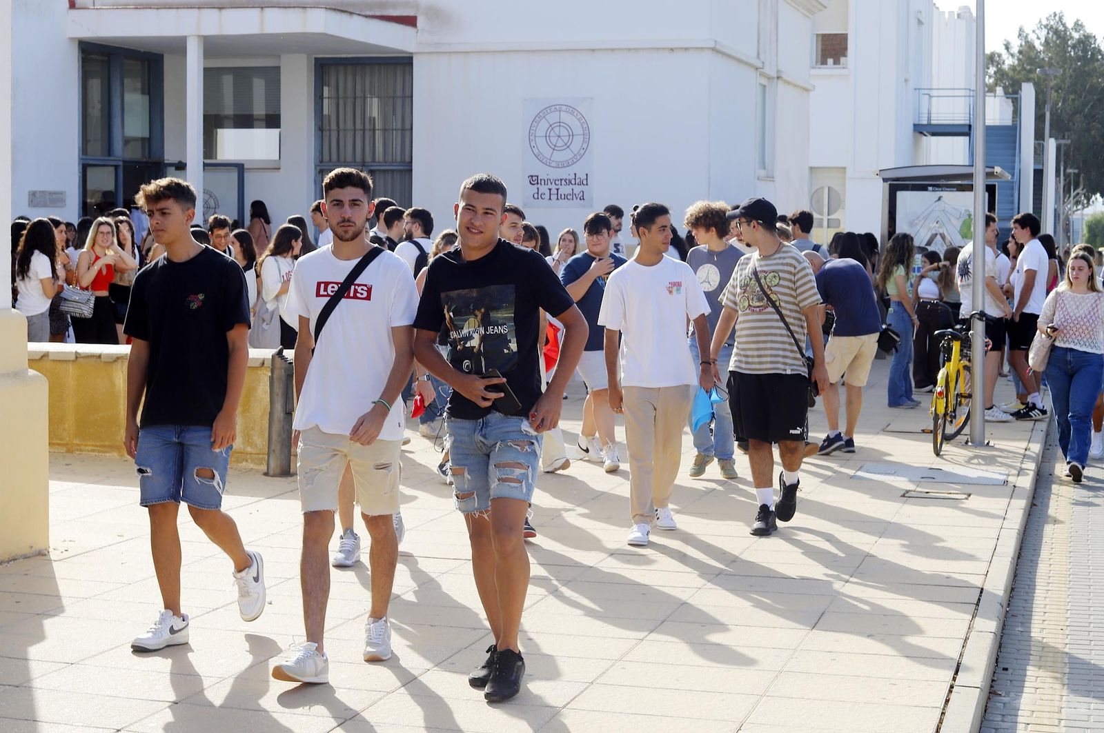 Ambiente en el primer día del curso académico 2022/2023 en la Universidad de Huelva.