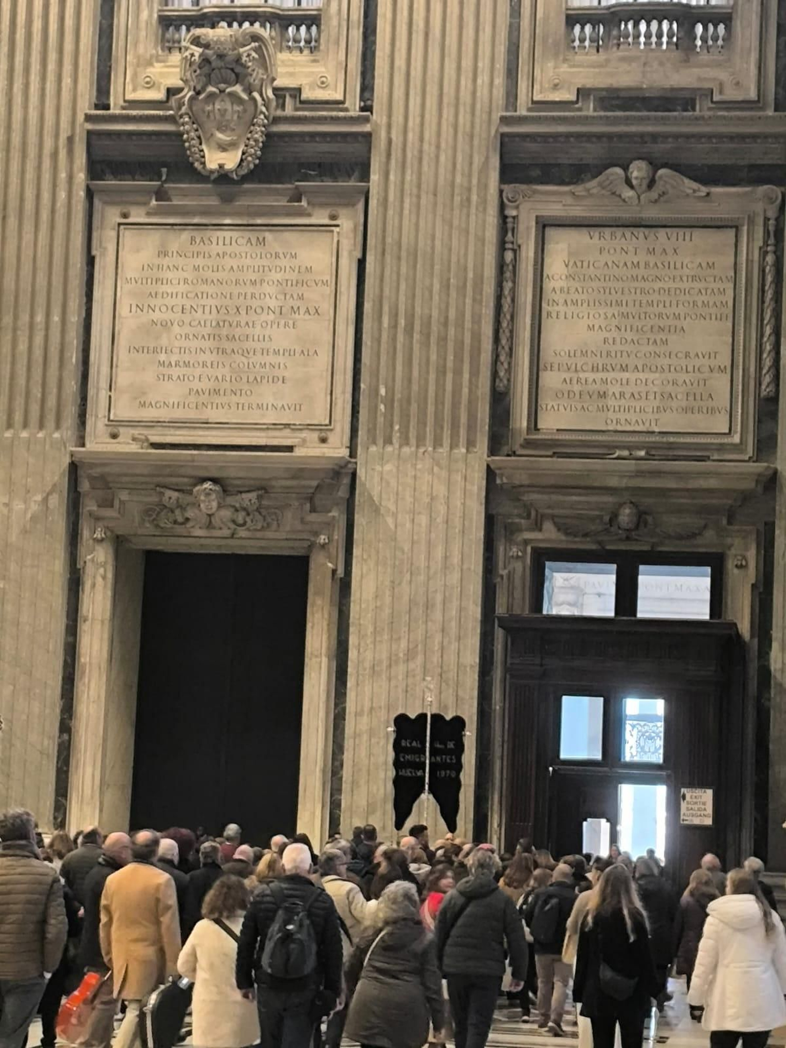 Dos Simpecados onubenses de la Santísima Virgen del Rocío coinciden en la ciudad de Roma, en imágenes