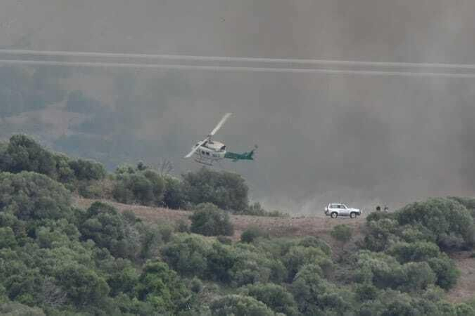 Las fotos del incendio entre las Pantallas y la Marchenilla, en Algeciras