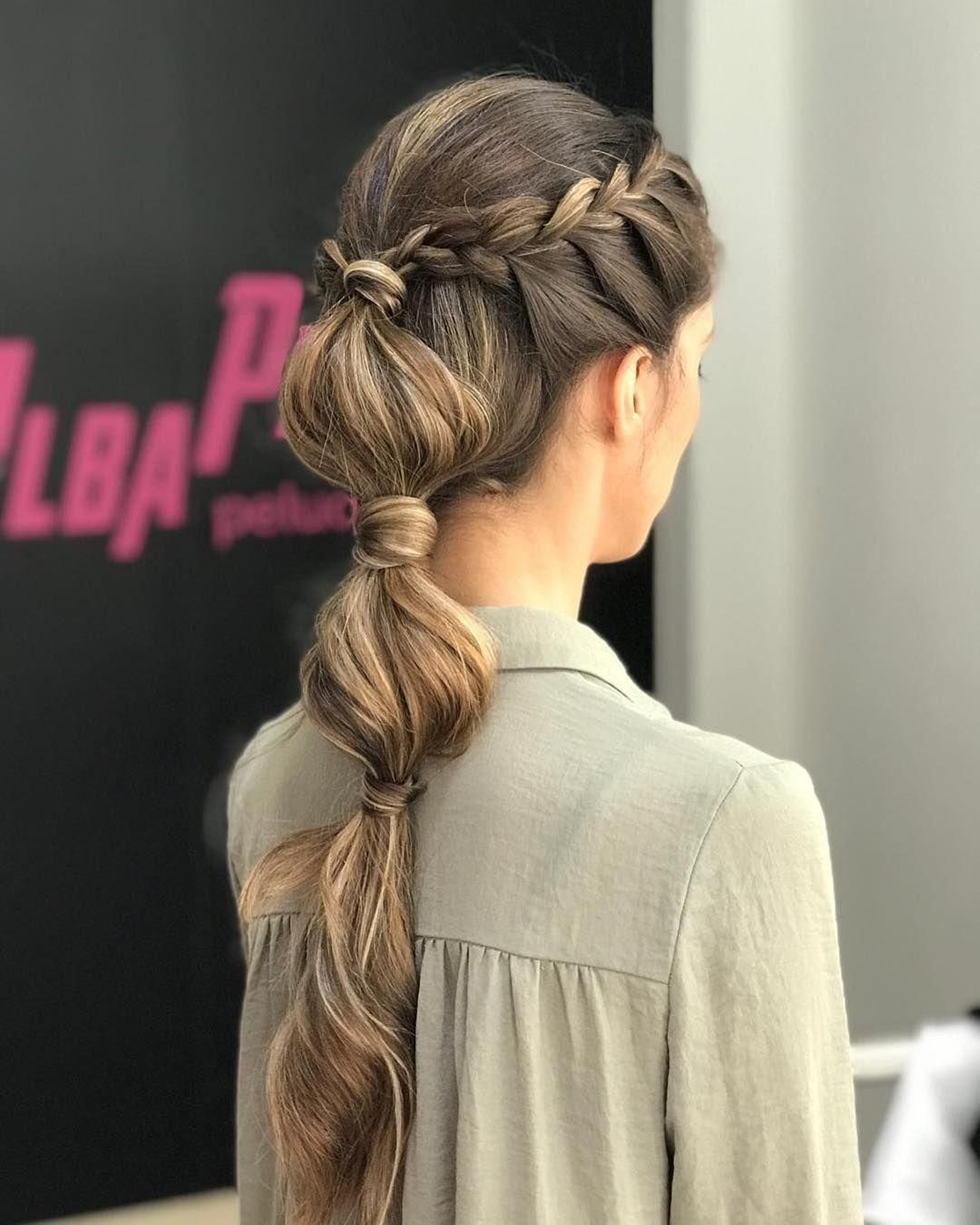 Los peinados de invitada para una boda de verano más inspiradores y estilosos