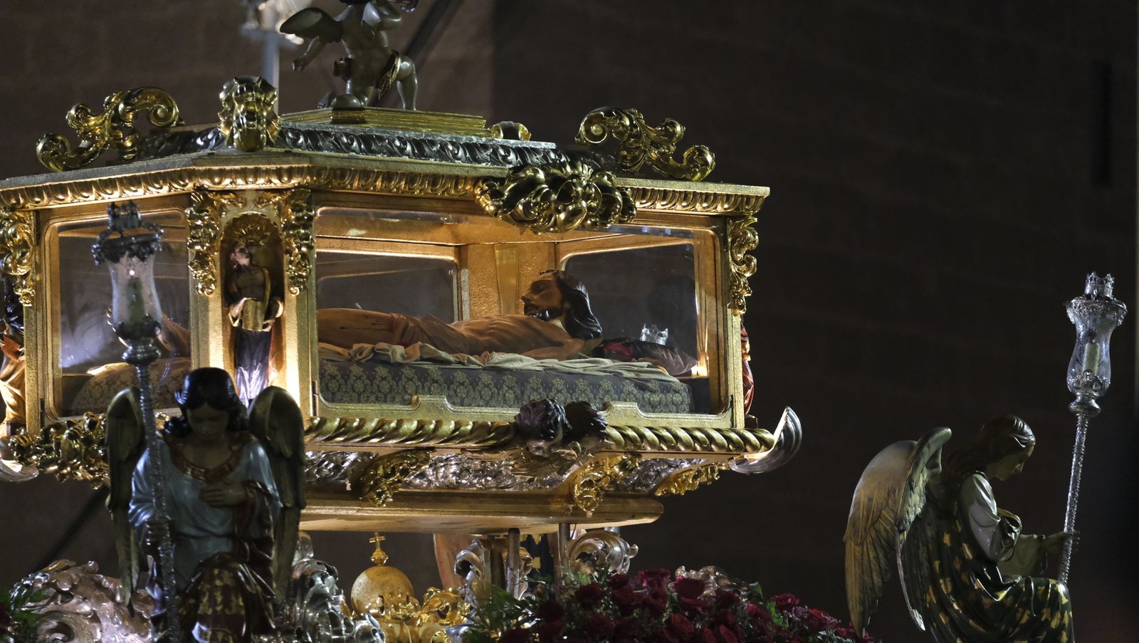 Procesión del Santo Entierro en Almería, en imágenes