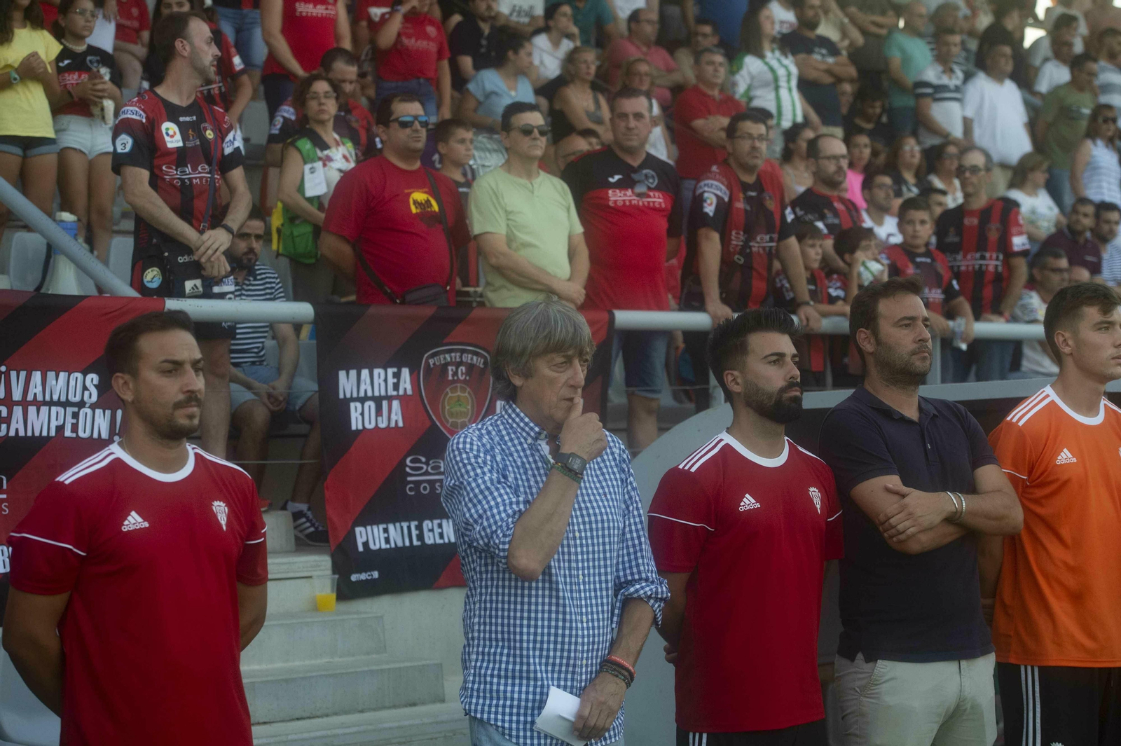 Enrique Martín, en el banquillo del Manuel Polinario de Puente Genil.