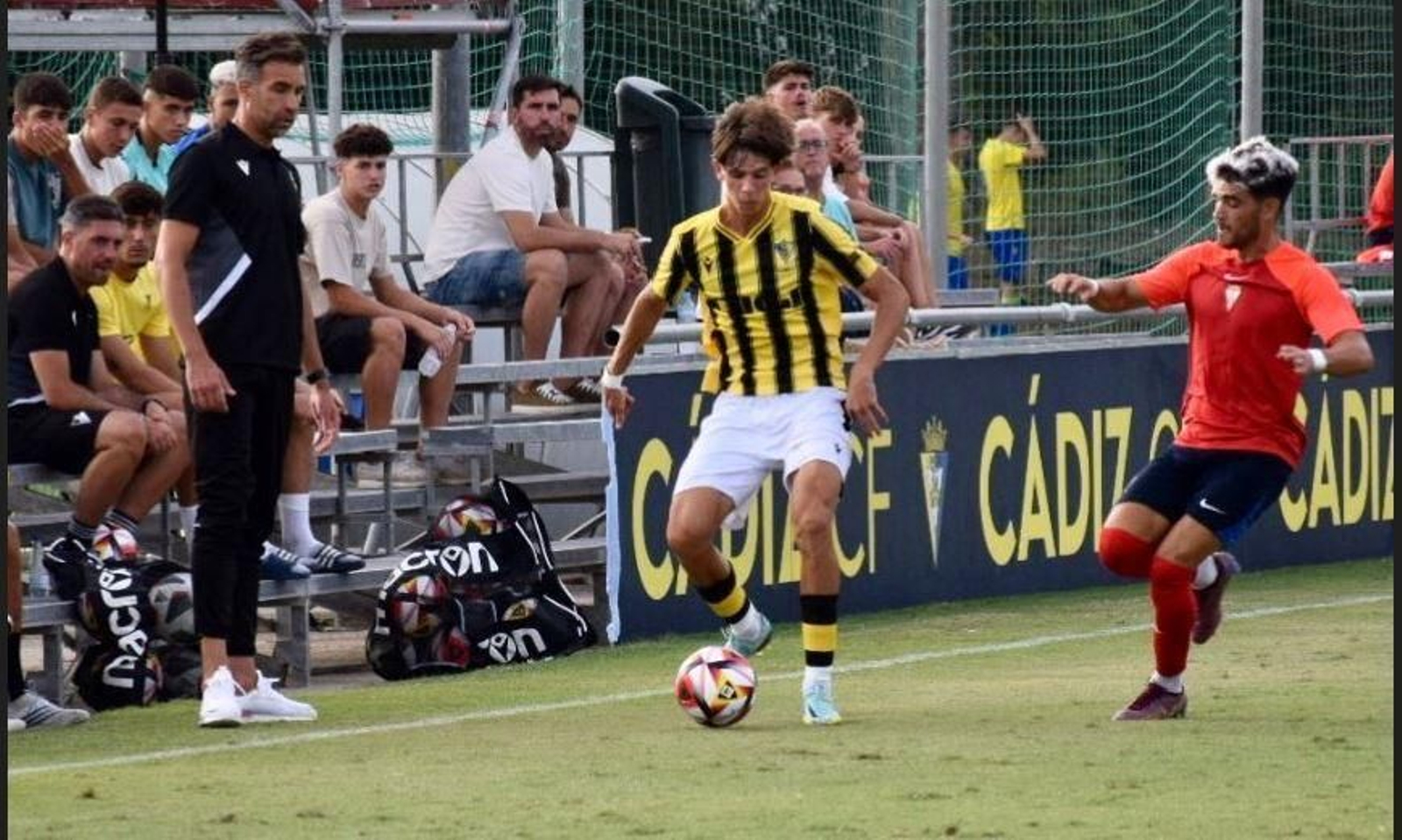 Un momento del Mirandilla-Algeciras CF de este miércoles