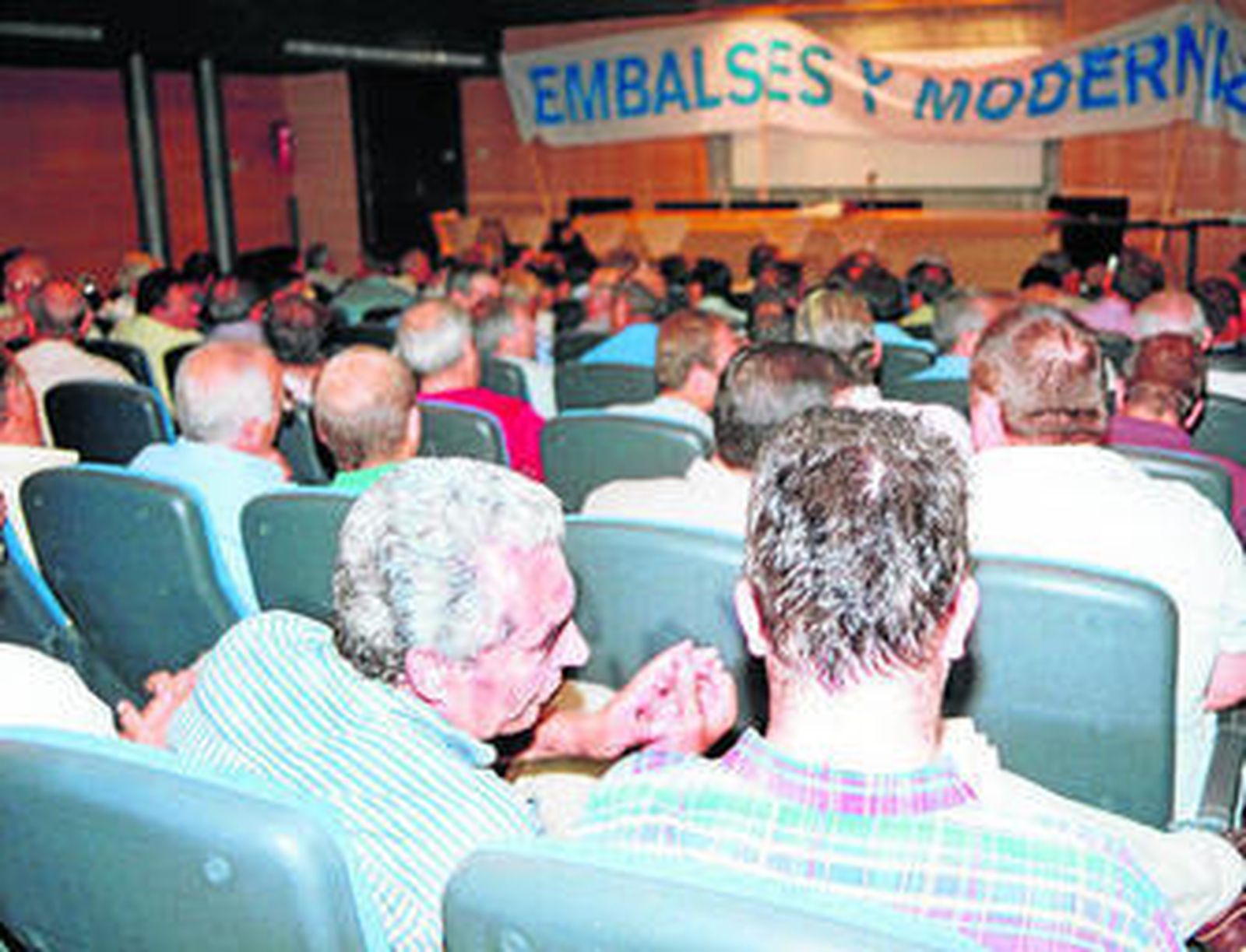 Un encierro en 1999 de los regantes para pedir más inversiones hidráulicas.