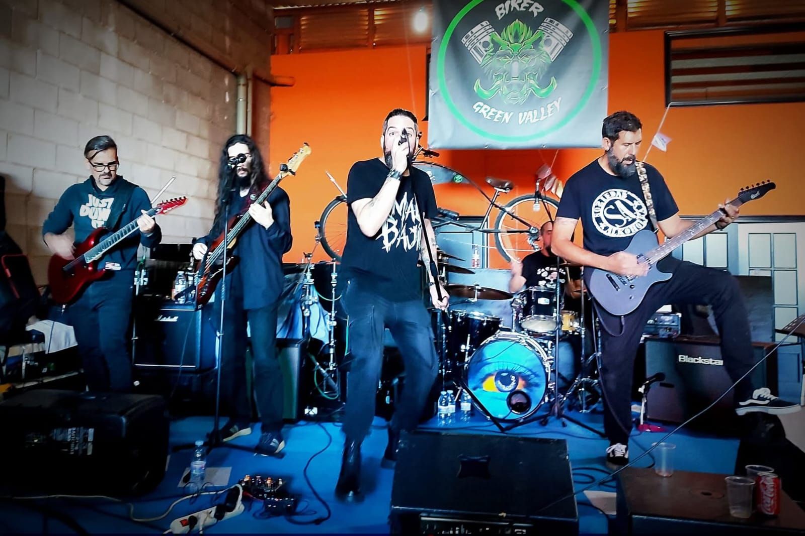 Los integrantes de la banda musical Malbajío.