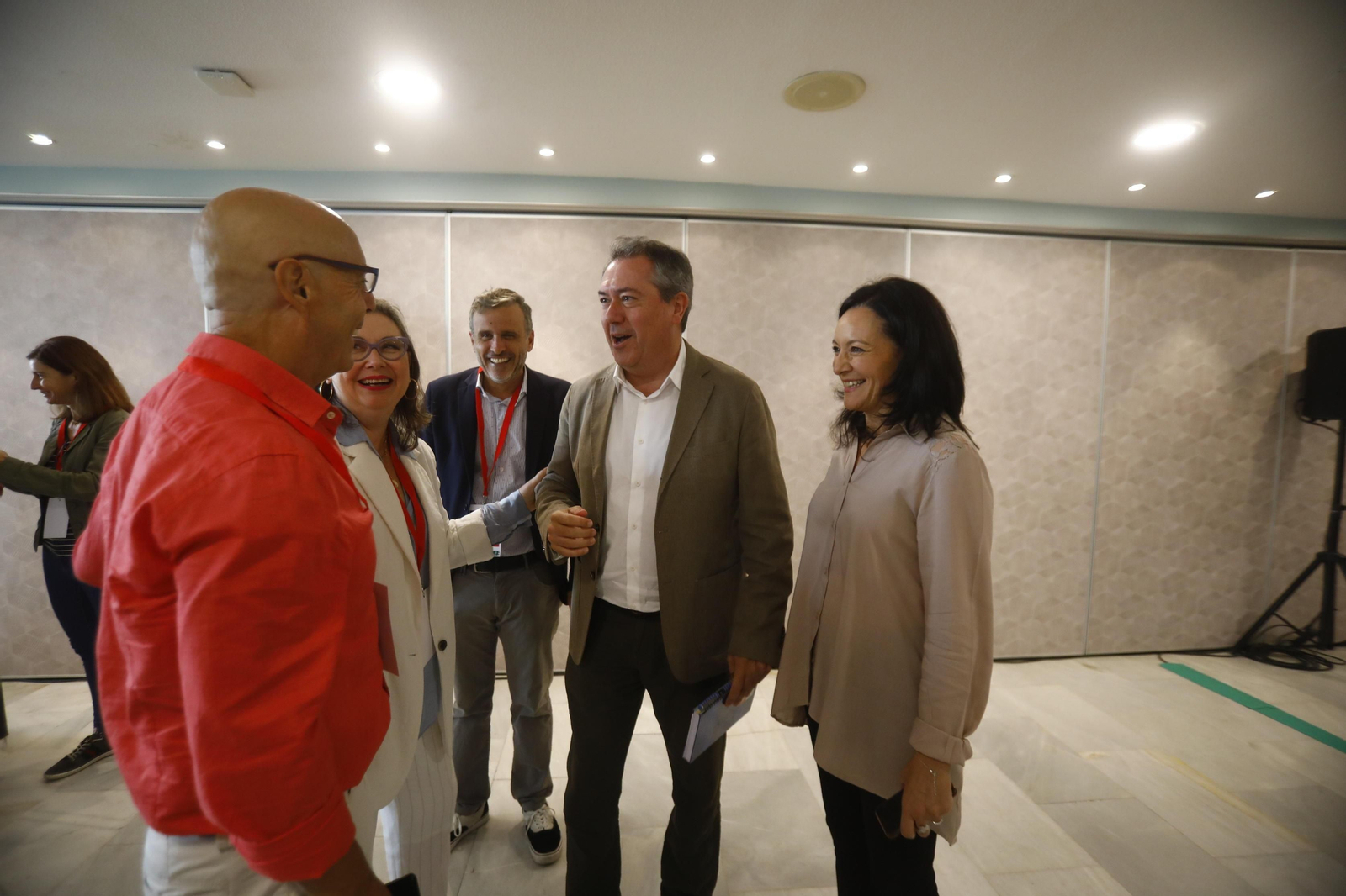 Espadas junto a Rafi Crespín y el diputado socialista Antonio Hurtado.