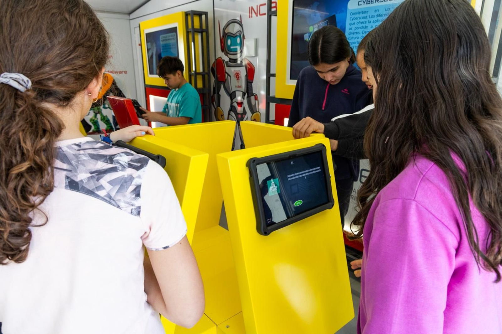 Visita el espacio 'Roadshow' Experiencia Incibe