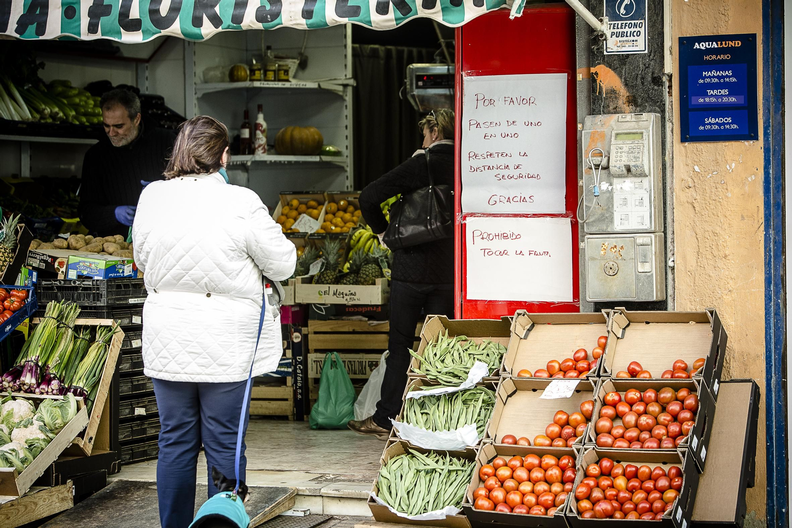Imágenes del estado de alarma en Cádiz por el coronavirus durante la mañana de hoy.