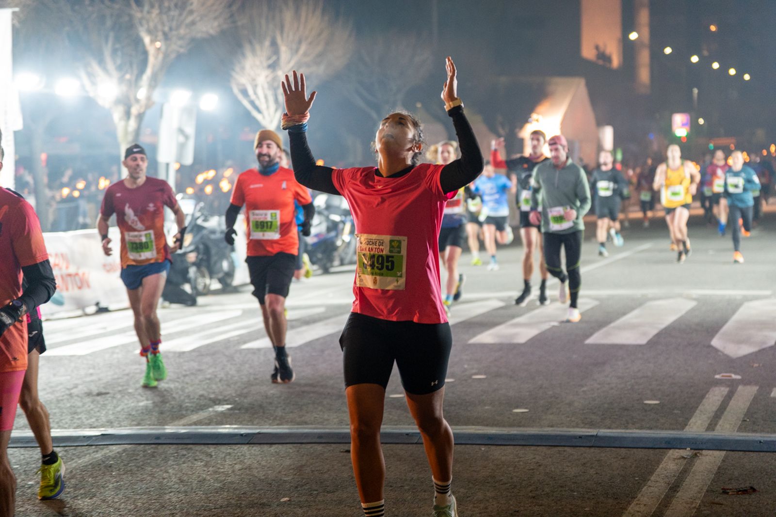 En imágenes: búscate en tu llegada a meta de la Carrera de San Antón 2026 (6)