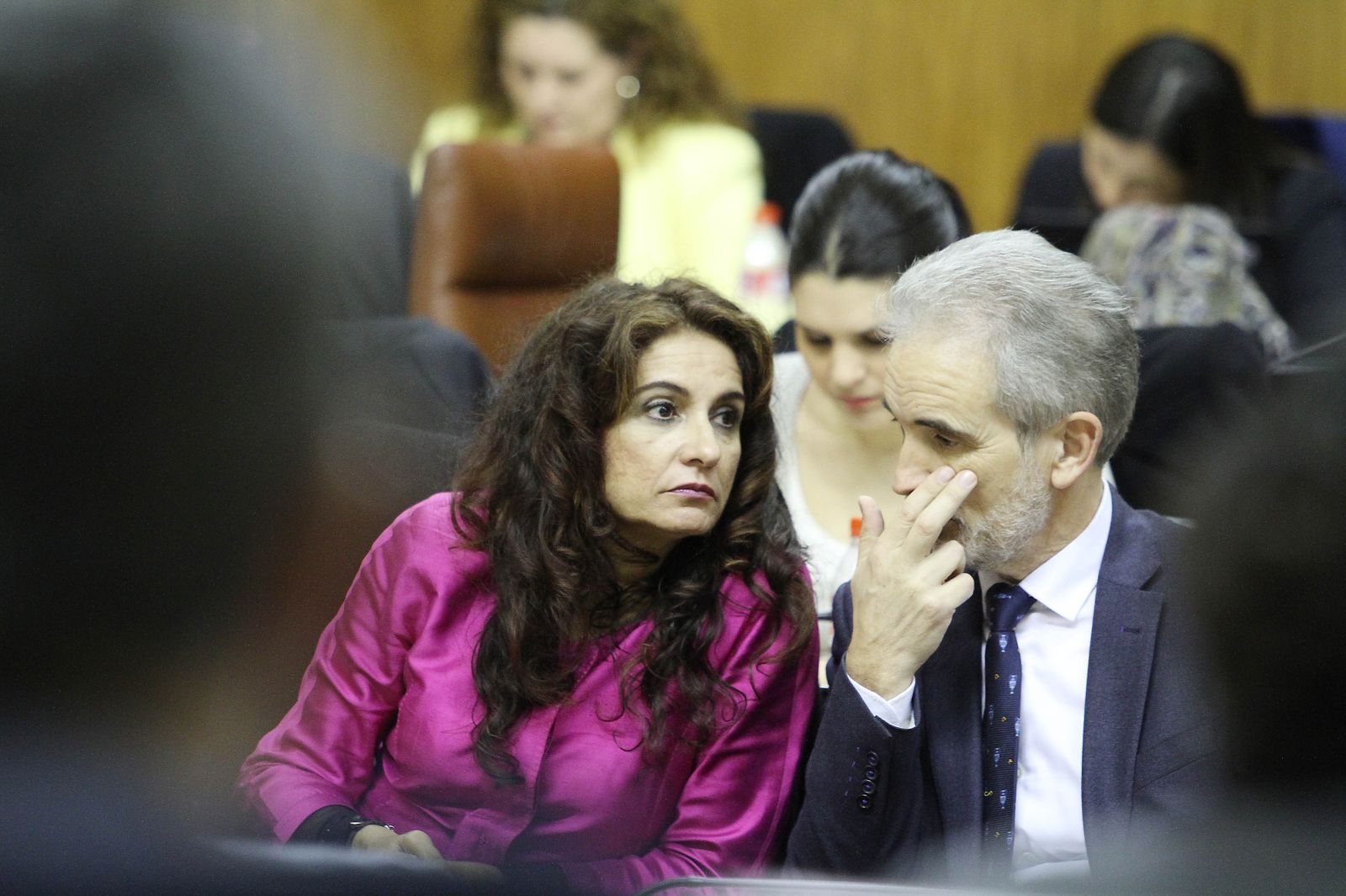 El consejero de Salud, Aquilino Alonso, junto a la consejera María Jesús Montero, en el el Pleno sobre sanidad del pasado día 15.