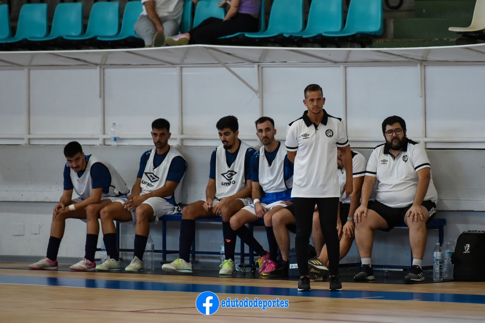 Nacho Juncal volvió a sufrir mucho en el banquillo.