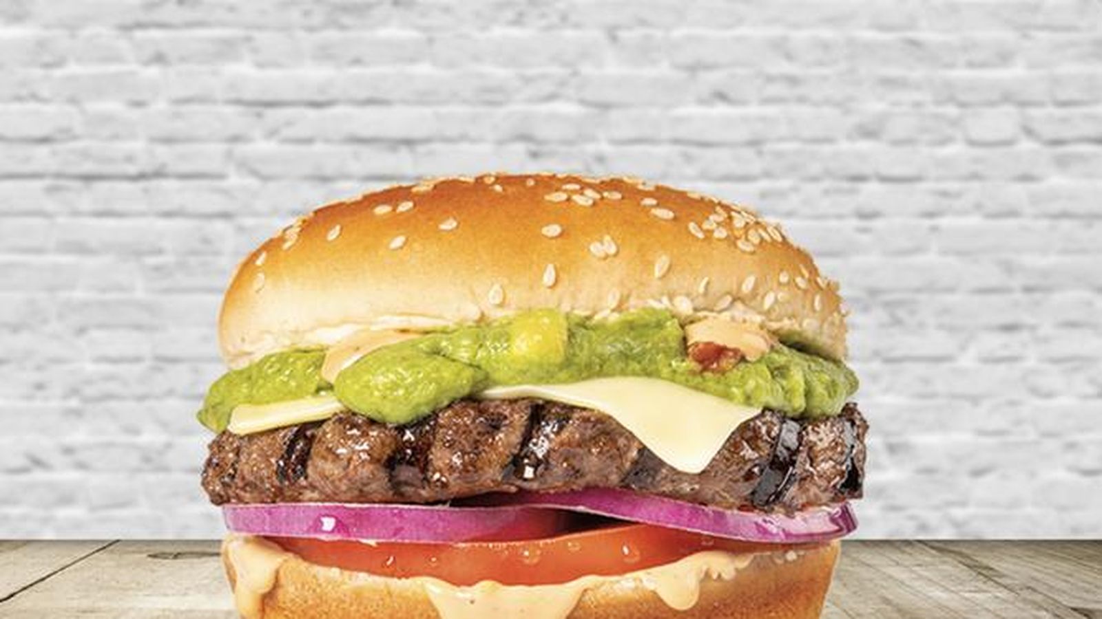 Ya ha abierto la nueva hamburguesería Carl´s Junior en Granada