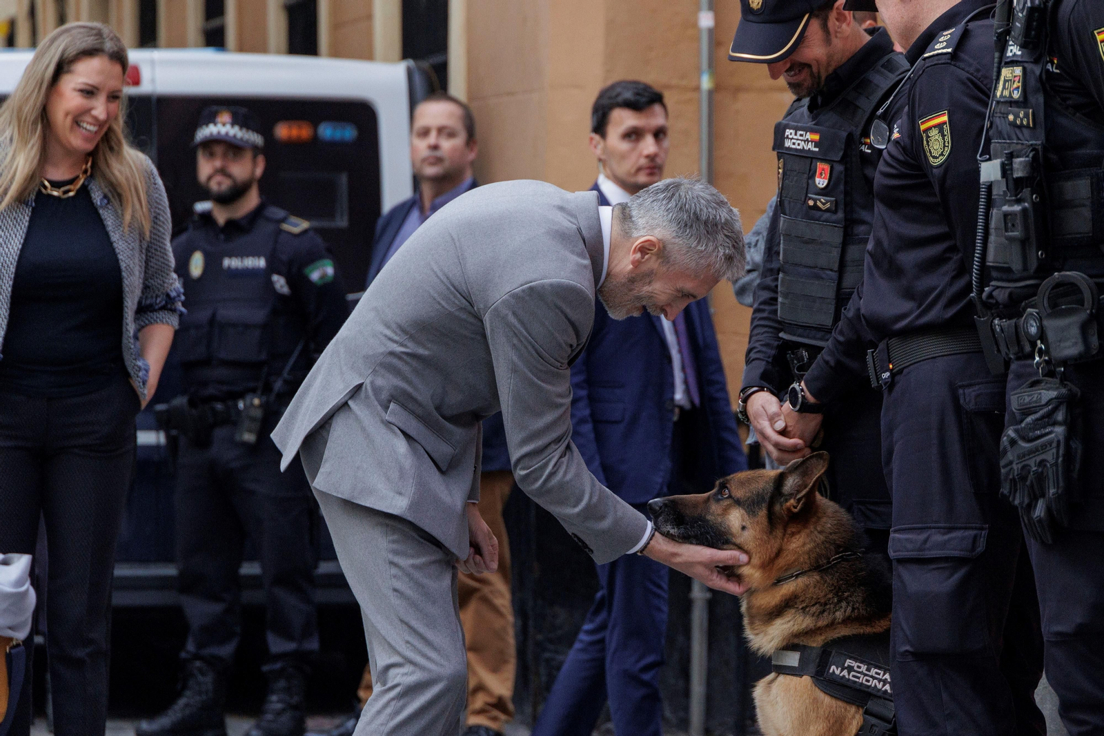 Las imágenes de la entrega de condecoraciones civiles en Cádiz.