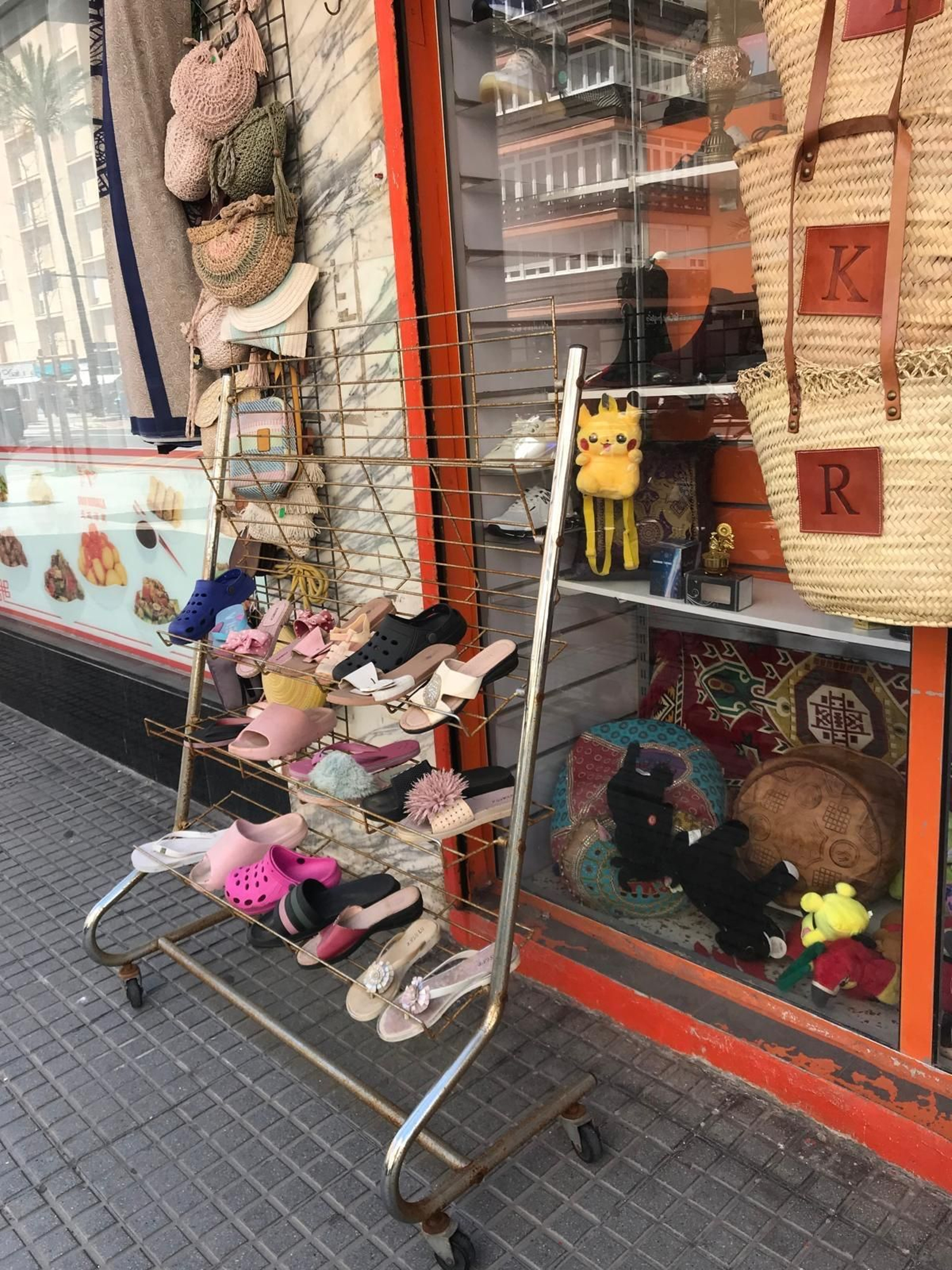 Comercio exterior en la Avenida(sin aranceles)