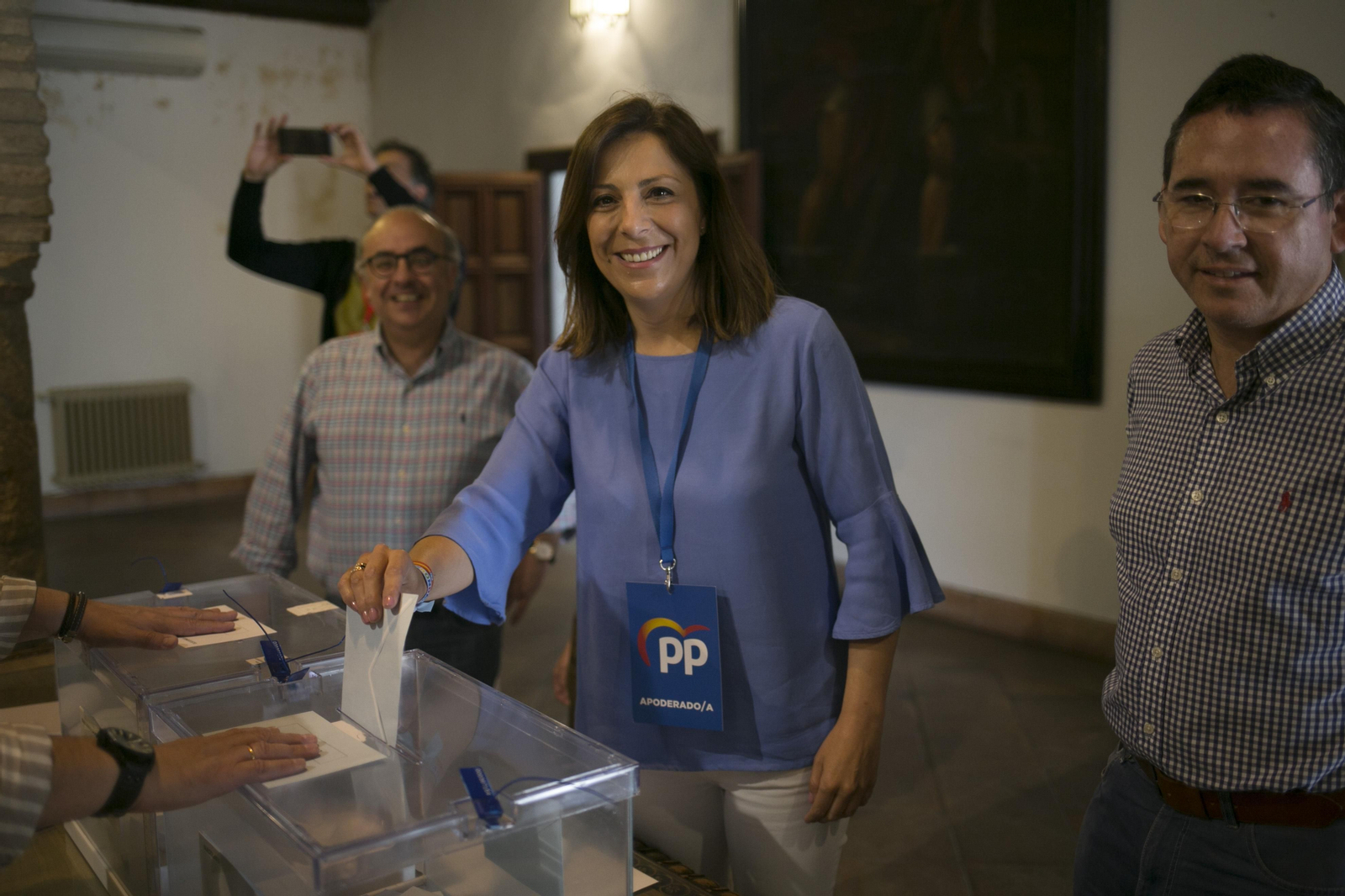 María de la Paz Fernández durante la jornada electoral