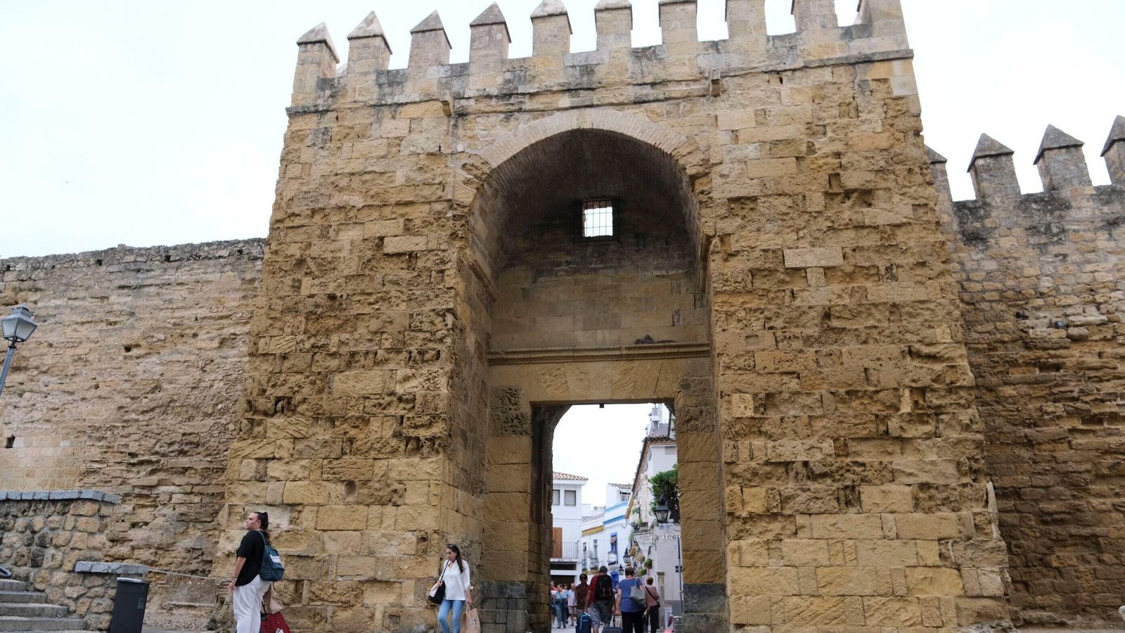 Puerta de Almodóvar. Puerta de Almodóvar.