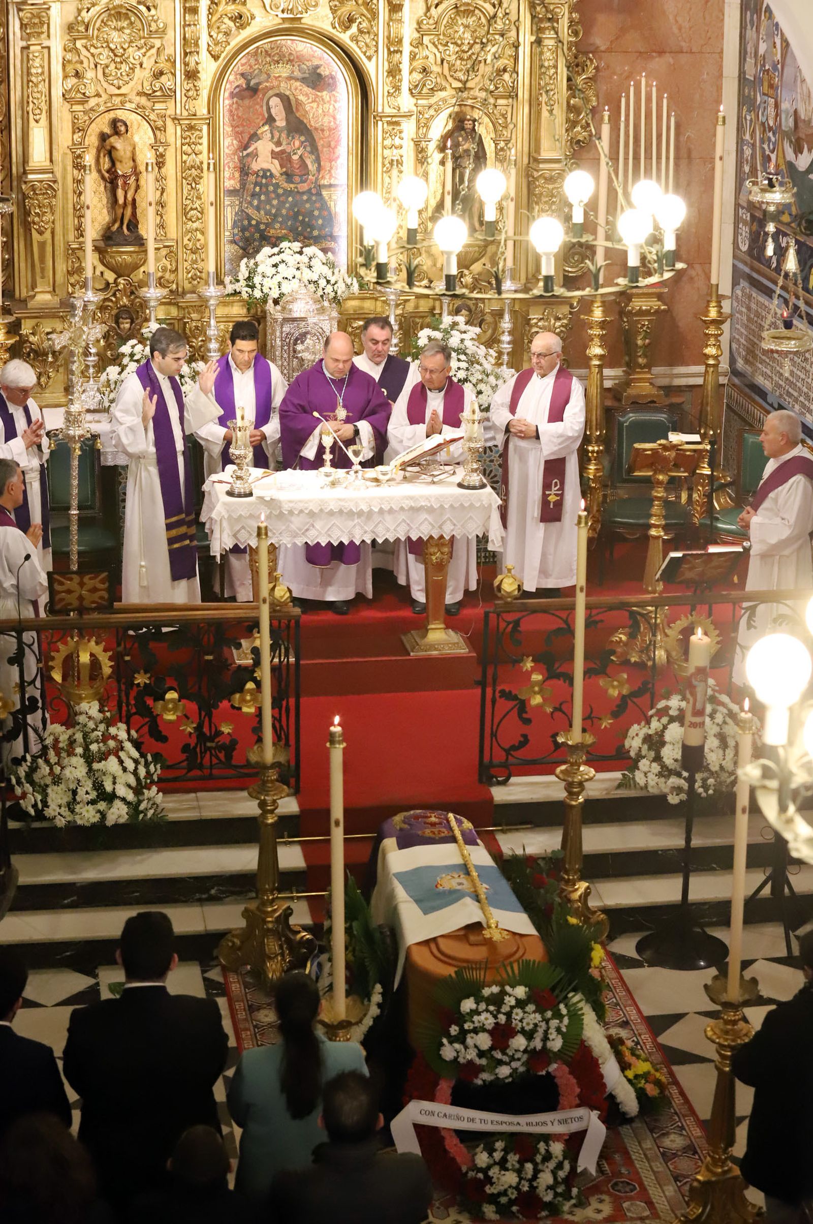 Imágenes del funeral de Bienvenido González, hermano mayor de la Cinta