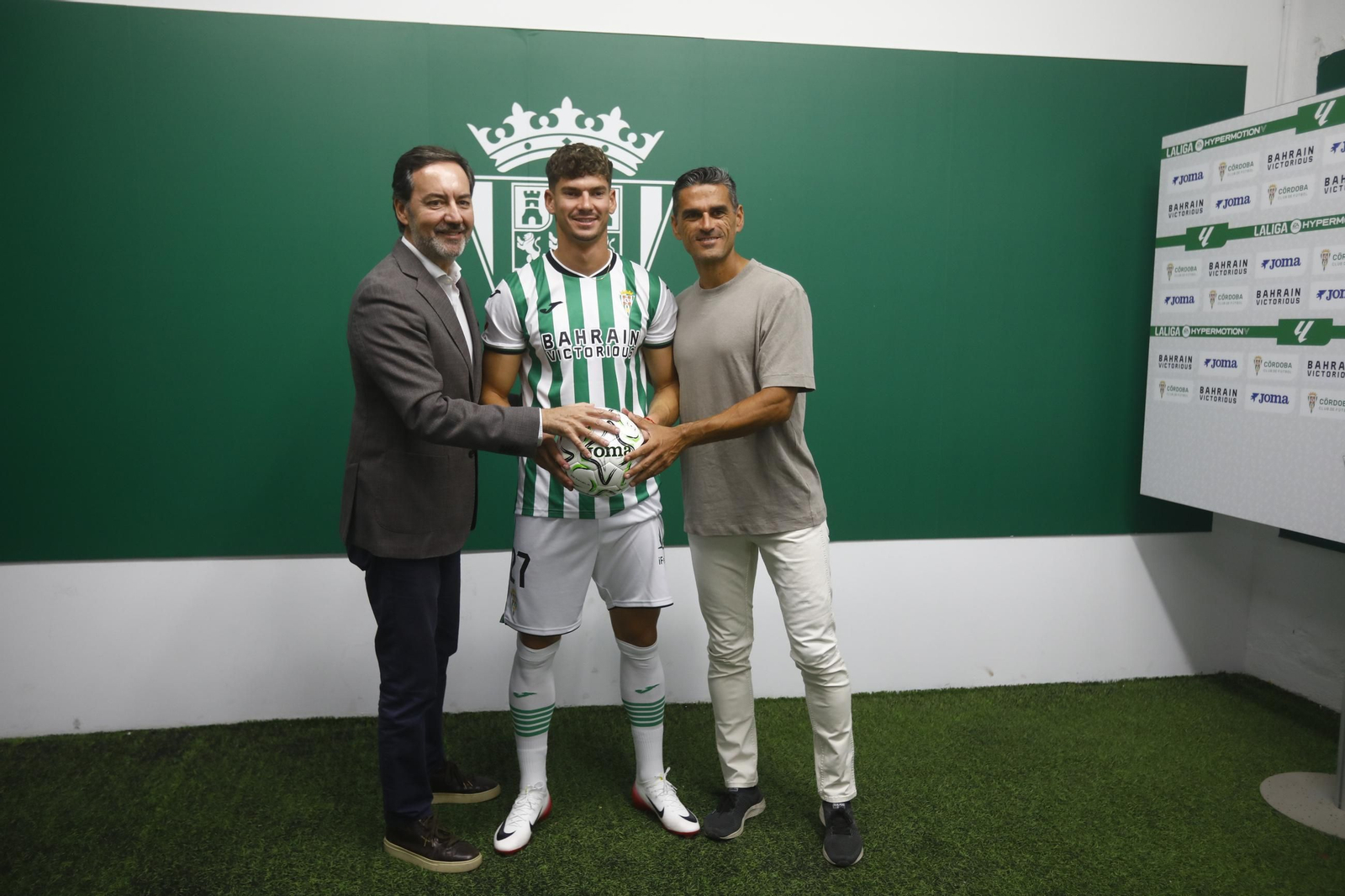 Las mejores fotos de la presentación de Adri Fuentes, Juan María Alcedo y Mariano Carmona como jugadores del Córdoba CF