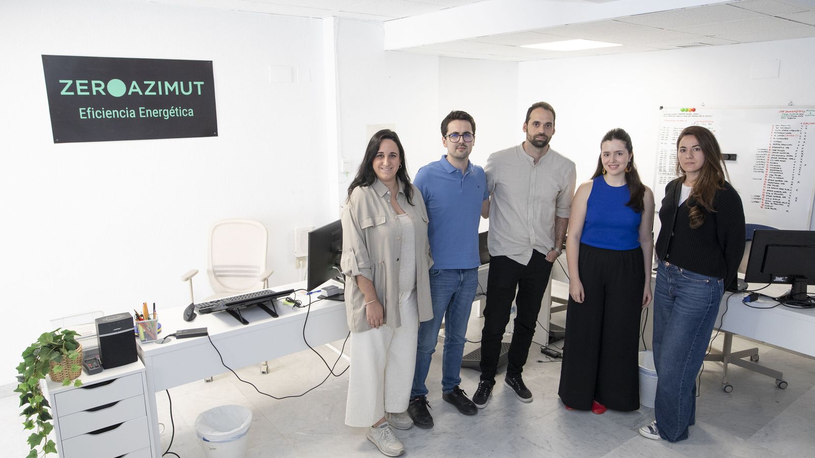 El equipo que integra la empresa granadina ZeroAzimut.