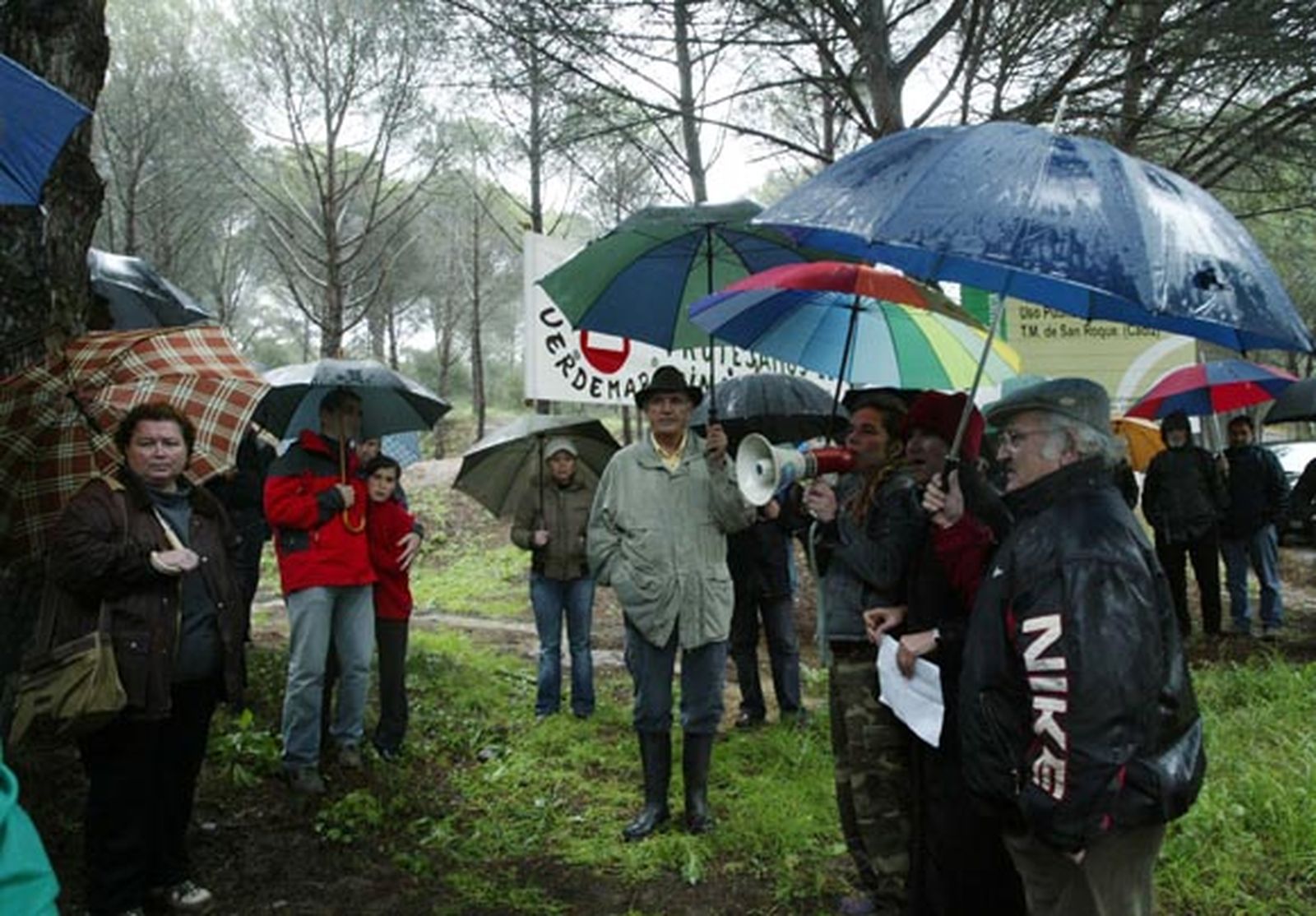 Los ecologistas reúnen a 300 personas en protesta contra el trazado de la A-7