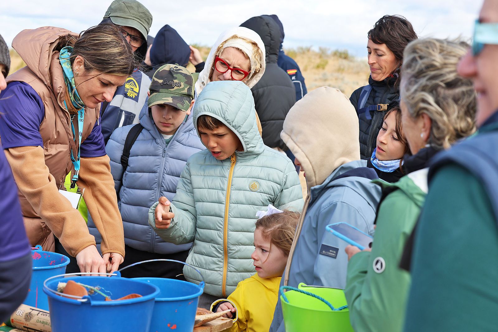 Imágenes de la Acción medioambiental de limpieza en la playa del Espigón, organizada por Gañafote Cup