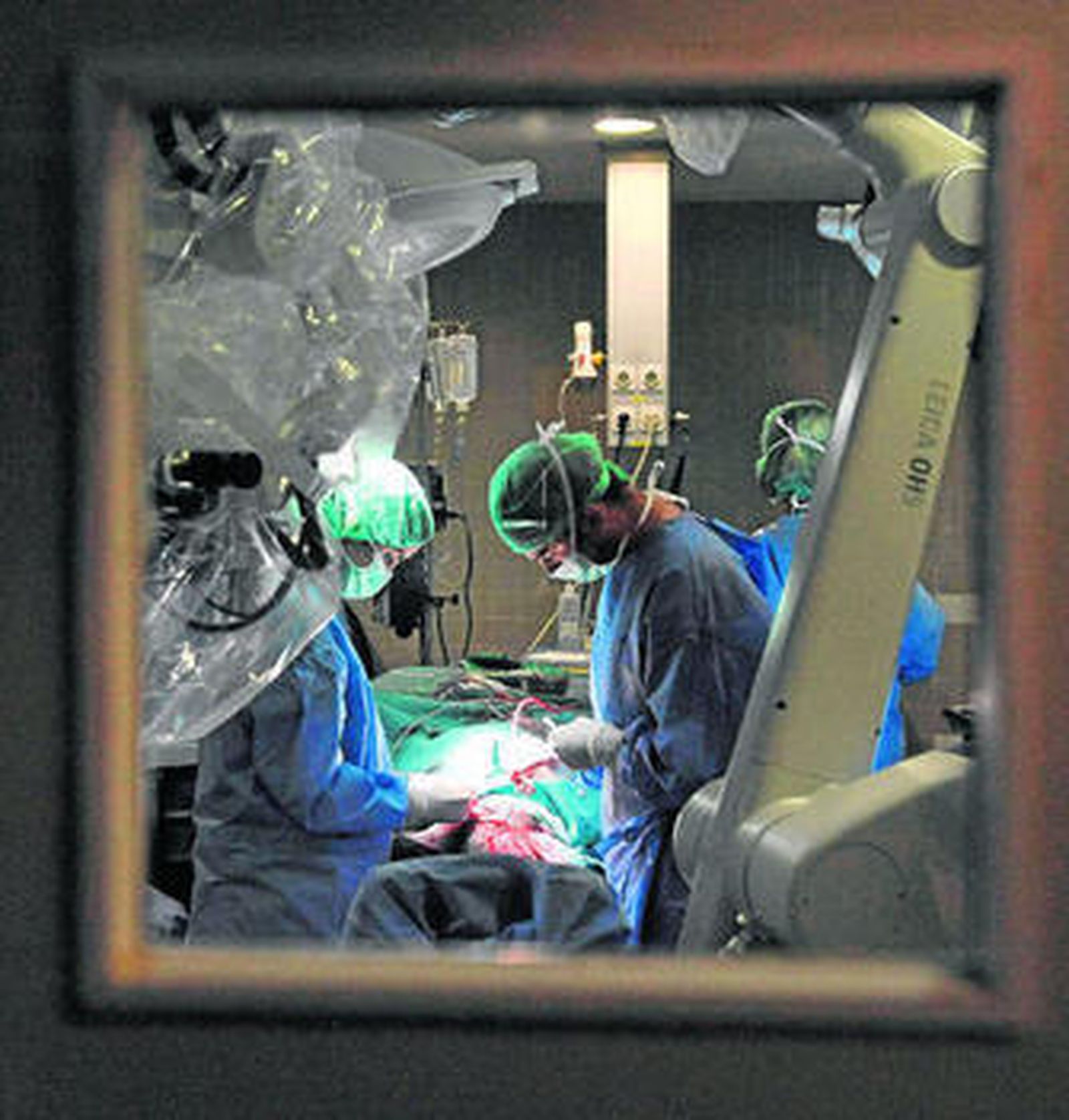 Un quirófano de Traumatología durante una intervención de Neurocirugía.