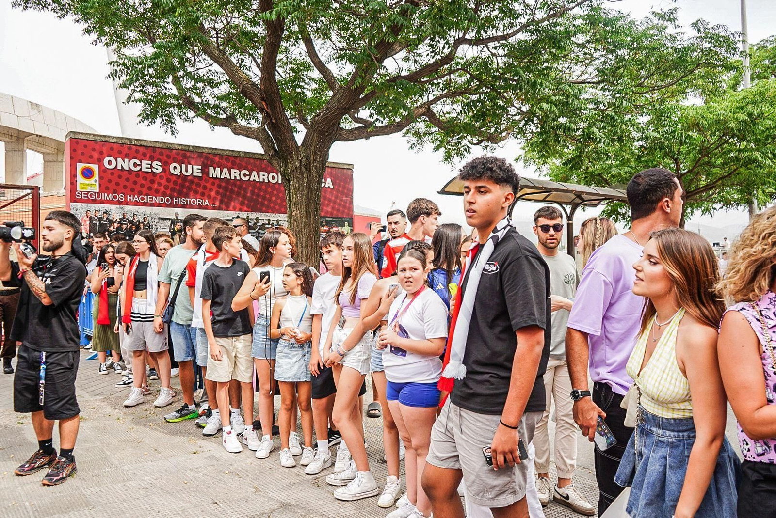 La llegada de Saiko a Los Cármenes, en imágenes