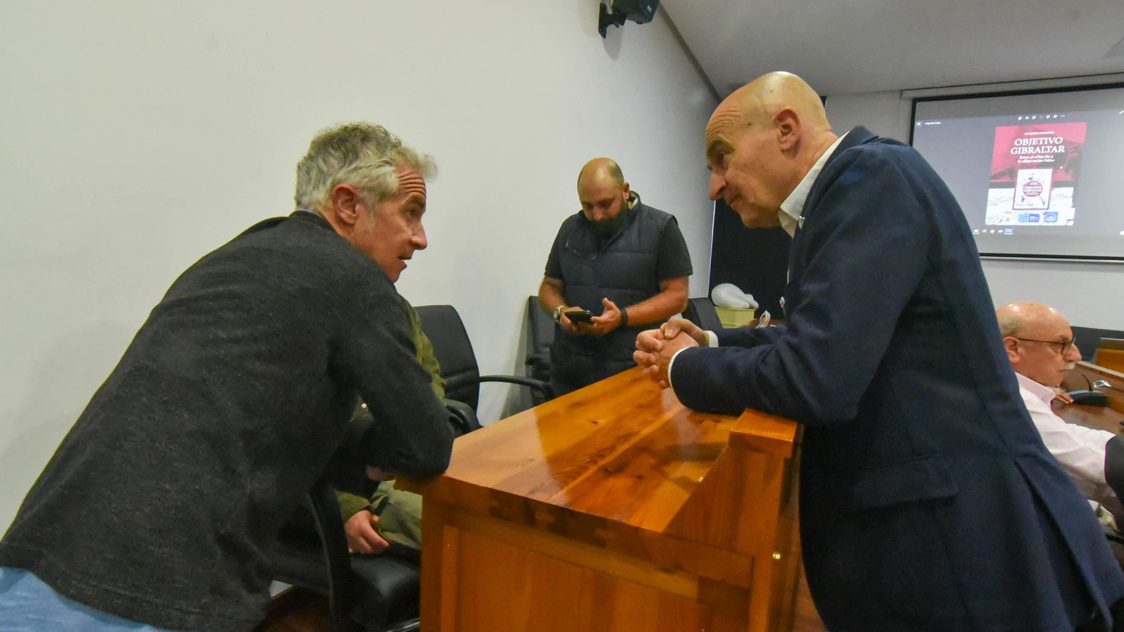 Presentación del libro 'Objetivo Gibraltar' de Alfonso Escuadra