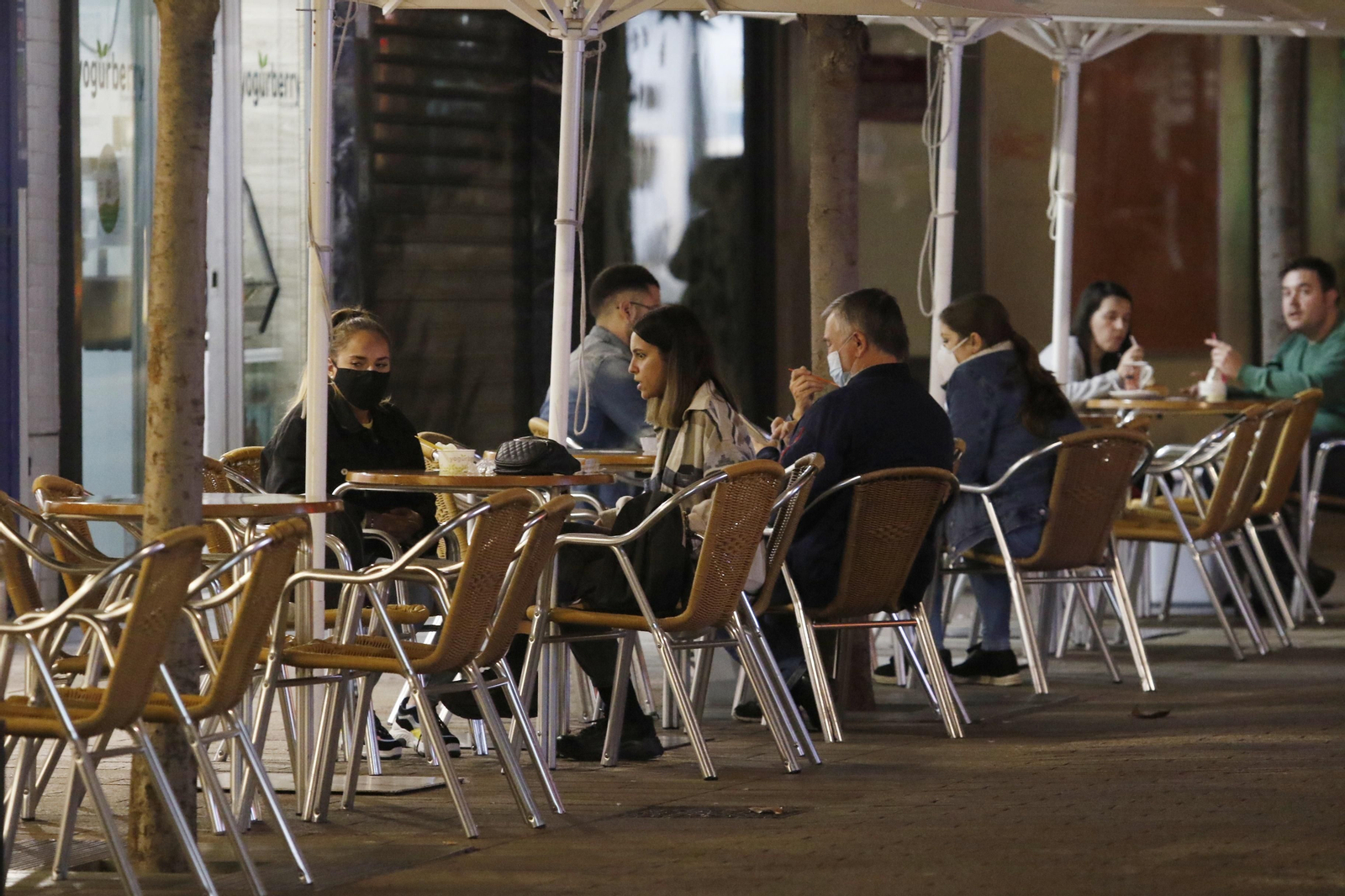 Coronavirus en Córdoba: Las fotografías de la última tarde de compras en el centro de Córdoba