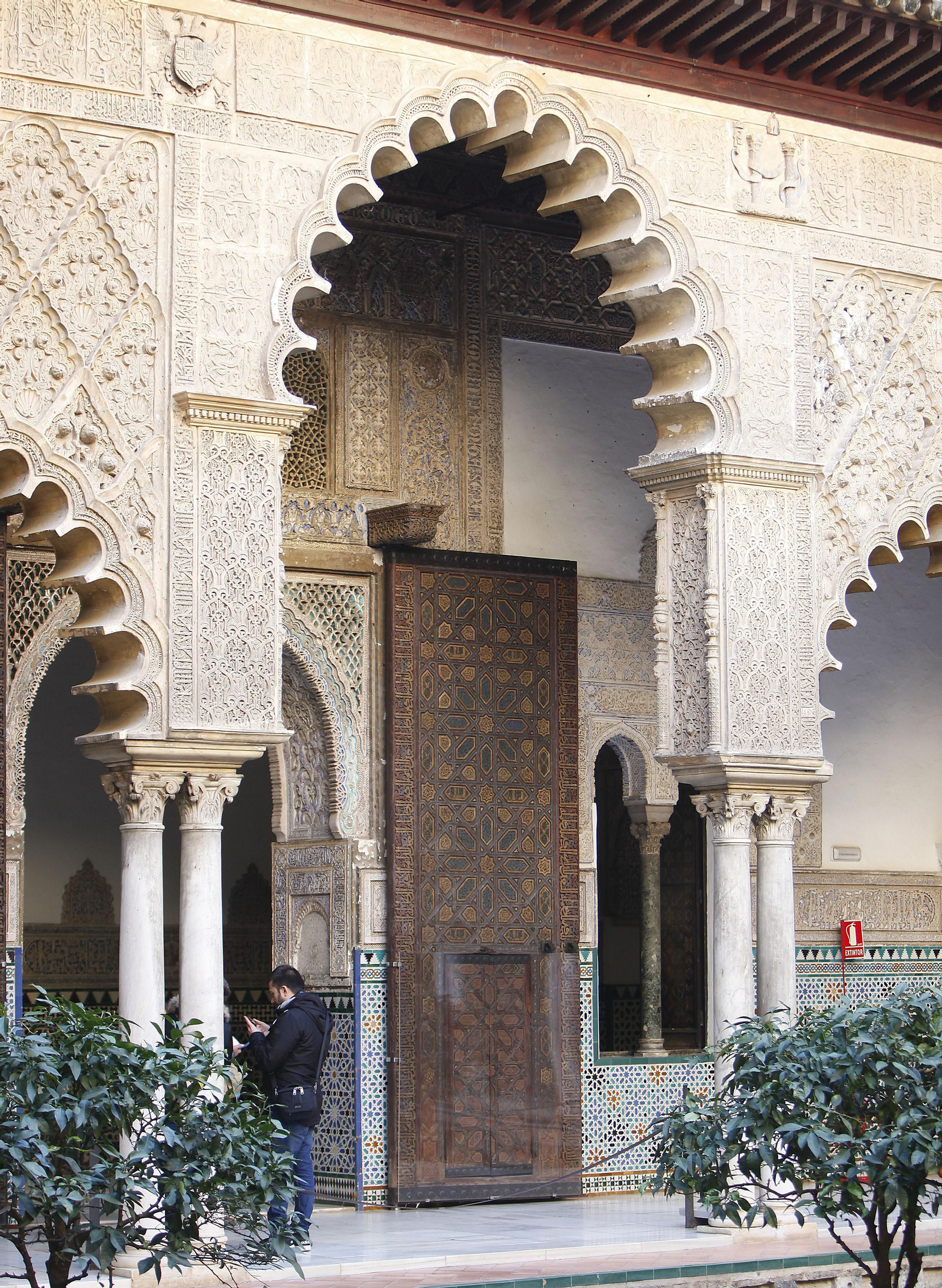 Restauración de las puertas del Patio de las Doncellas en el Alcázar