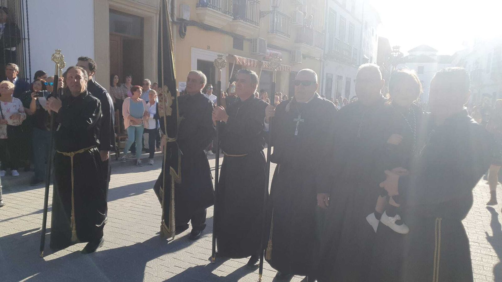 Viernes Santo en Castro del Río: La cesión del paso al Santo Entierro, en imágenes