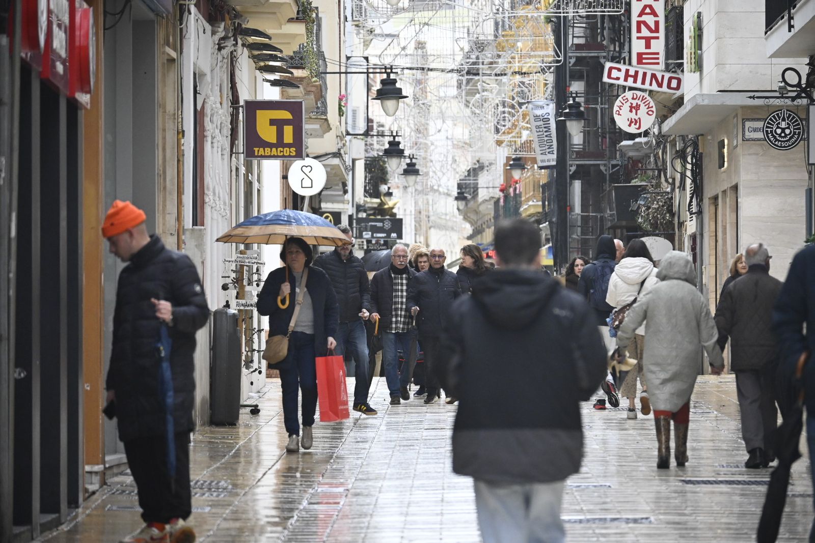 Fotografías de ambiente en la mañana del 3 de enero en Huelva