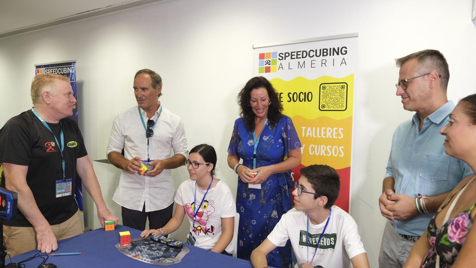 María del Mar Vázquez, alcaldesa de Almería, ha acompañado a los aspirantes en este certamen.