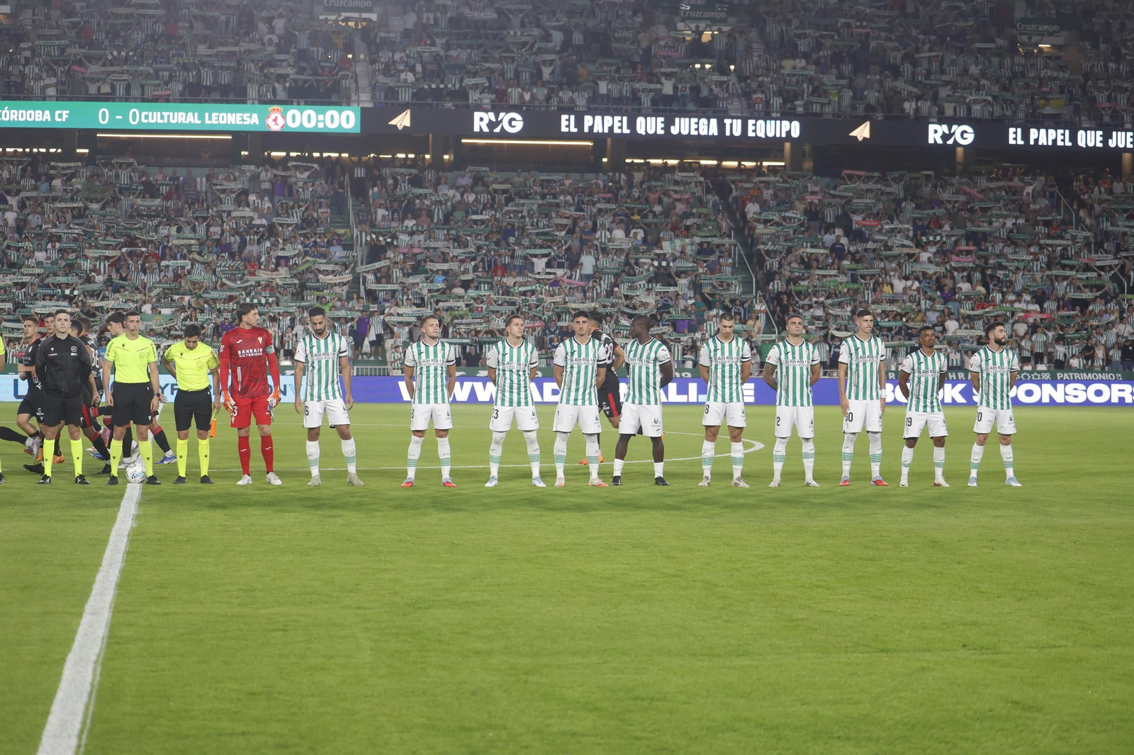 Las mejores fotos del ambiente en El Arcángel para el Córdoba CF - Cultural Leonesa