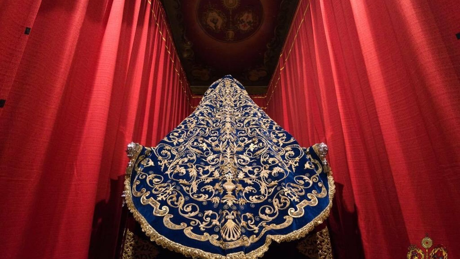 El manto de Padilla restaurado.