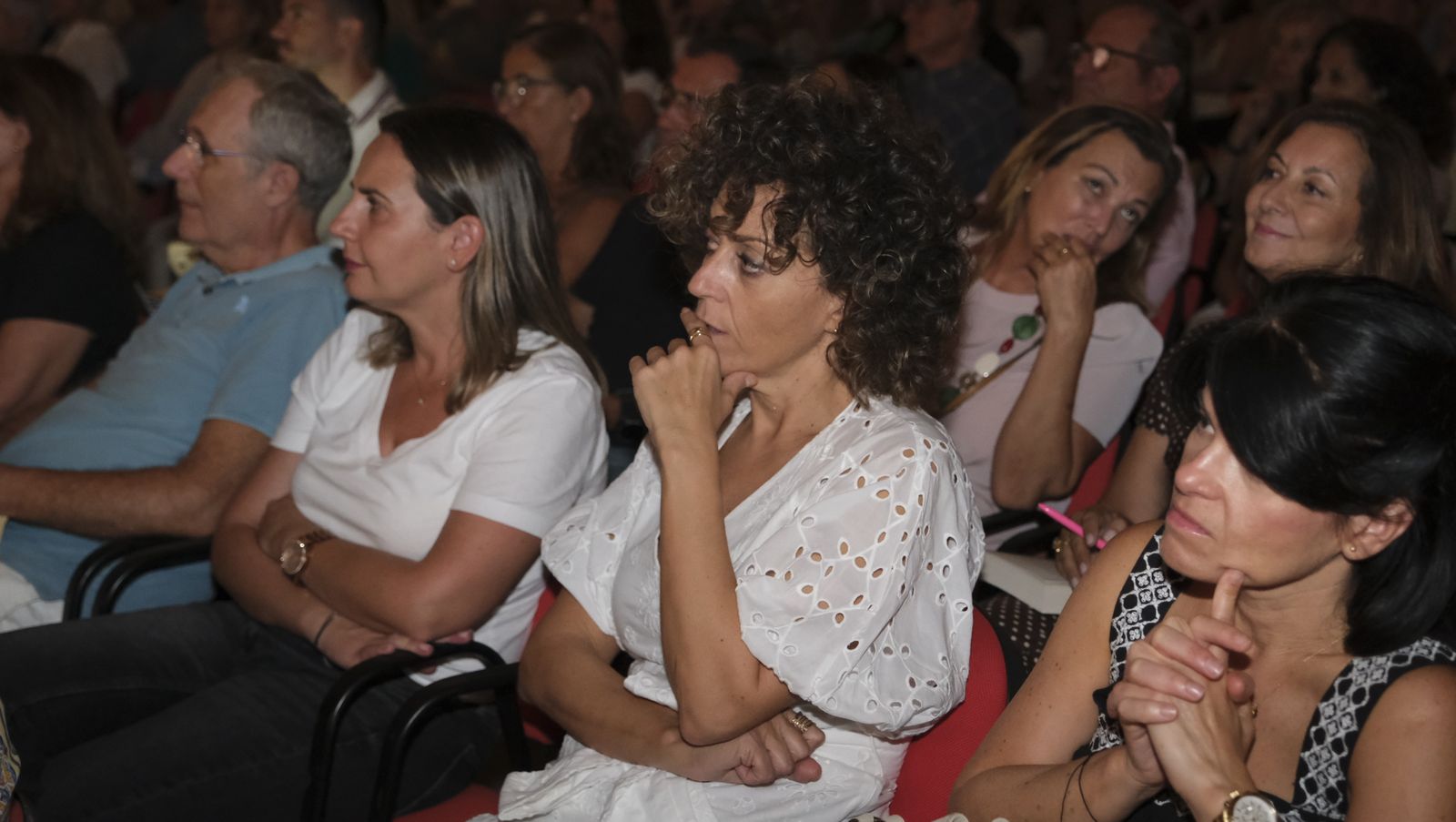 Imágenes de Diario de los Libros en Mojácar, con la escritora Julia Navarro