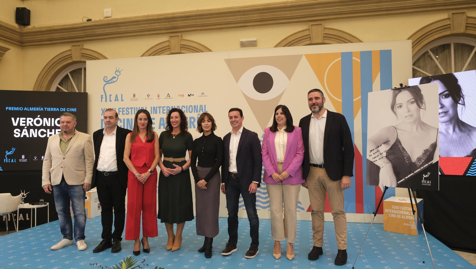 Verónica Sánchez, una estrella de FICAL en el Paseo de la Fama de Almería, en imágenes