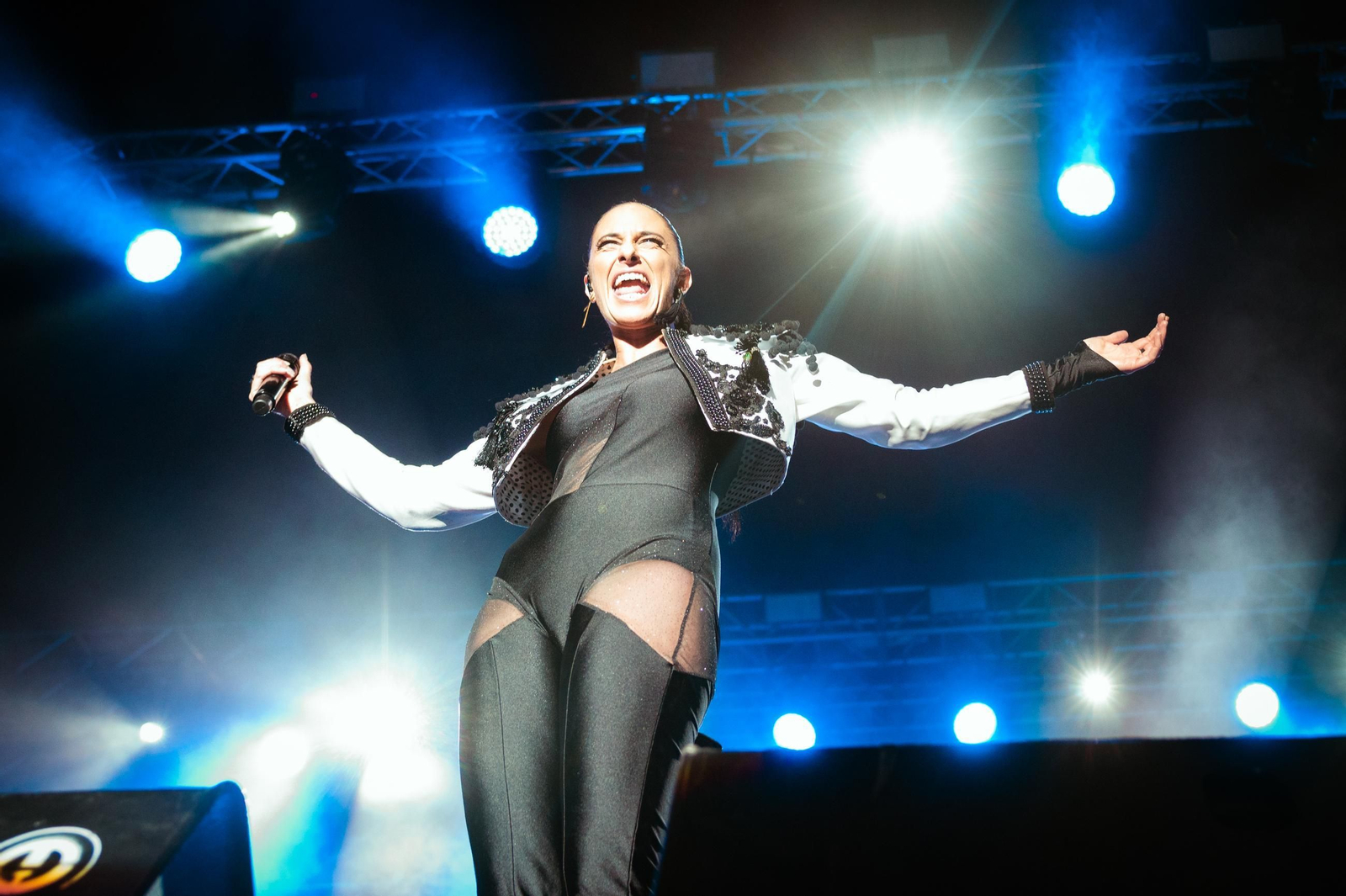 Imágenes del concierto de María Peláe en Trigueros