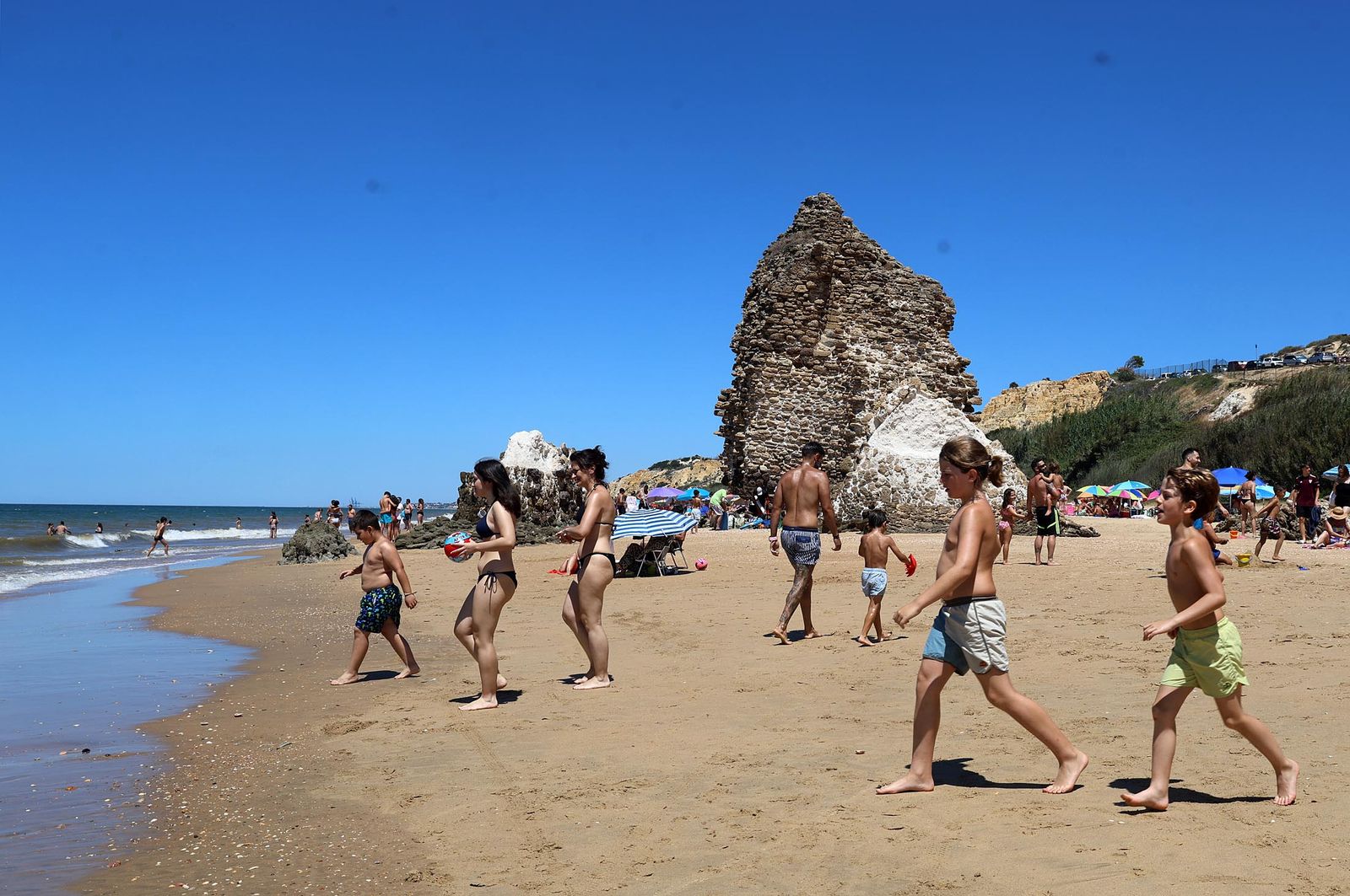 Imágenes de una maravillosa mañana de verano en las playas de la Torre del Loro y Mazagón