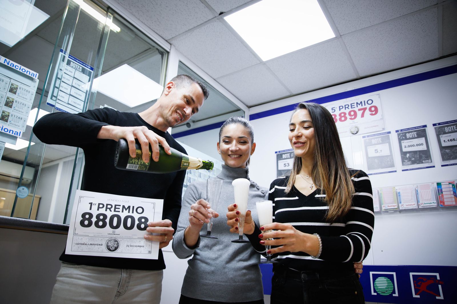 En la administración número 17 de la capital, en el Carrefour, se vendió un décimo del 'Gordo'.