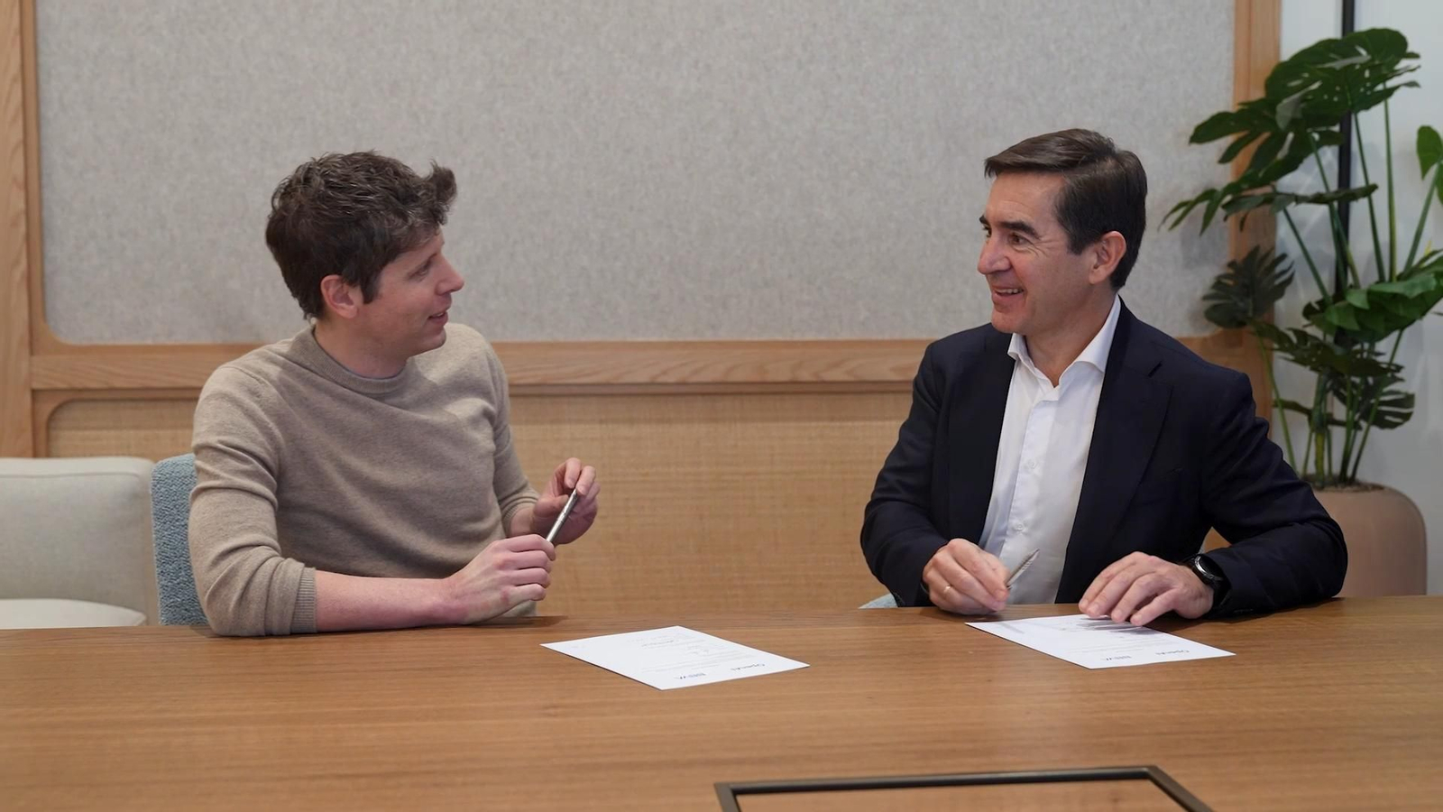 Firma de la alianza entre BBVA y OpenAI