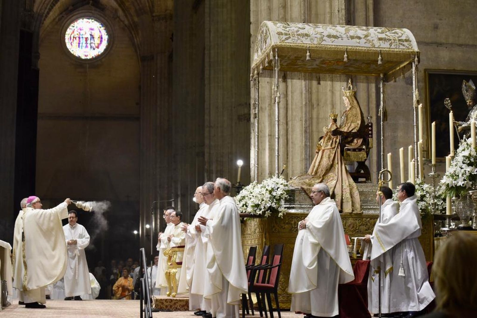 La Virgen de los Reyes en el último día de la novena.