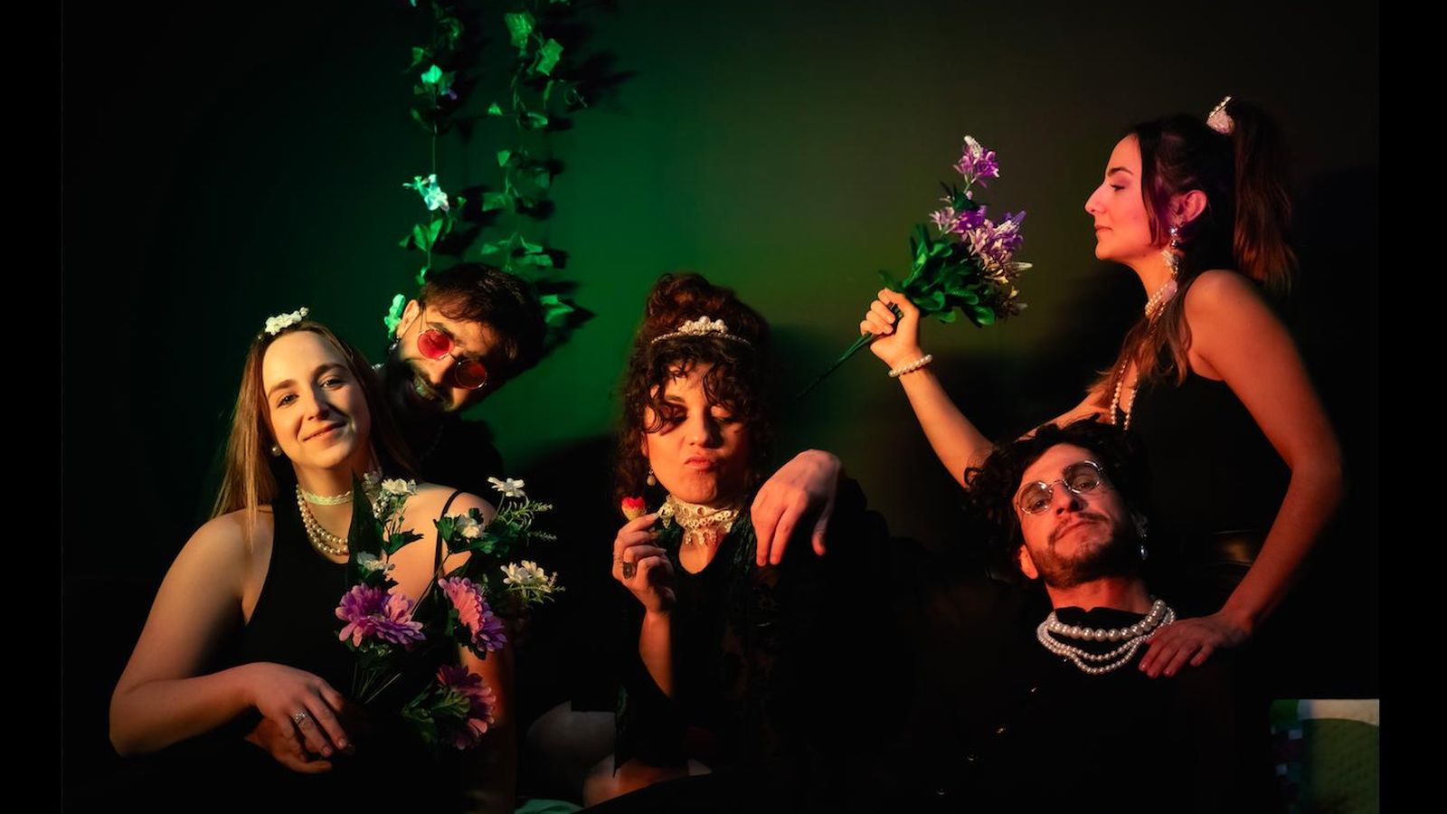 Protagonistas de 'Bizarras'.