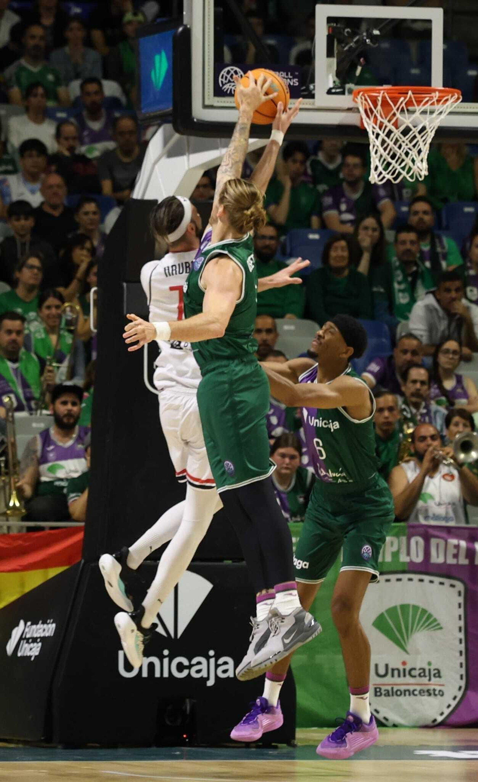 El Unicaja-Cholet Basket, en imágenes