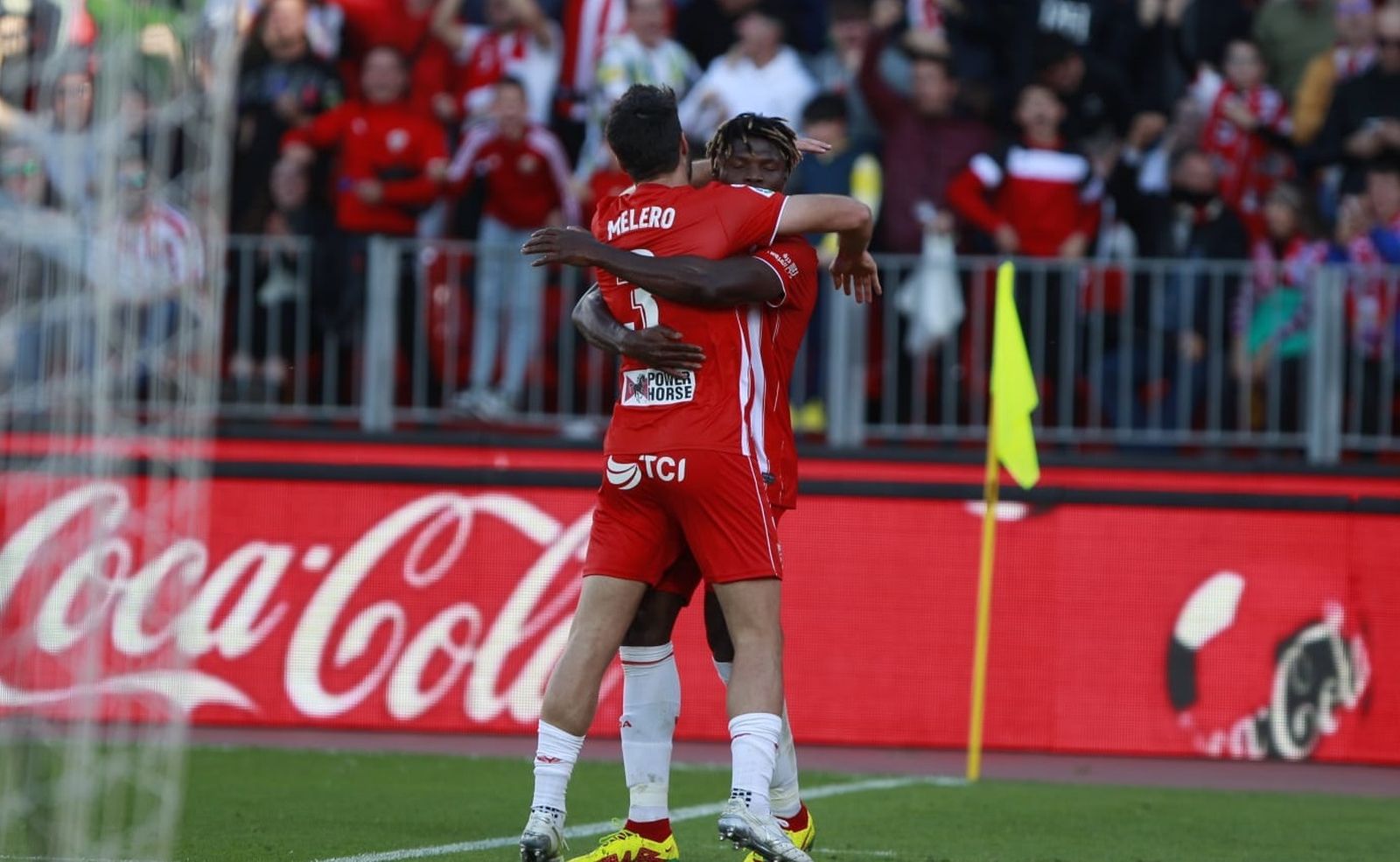 Melero y Touré celebran el tanto rojiblanco