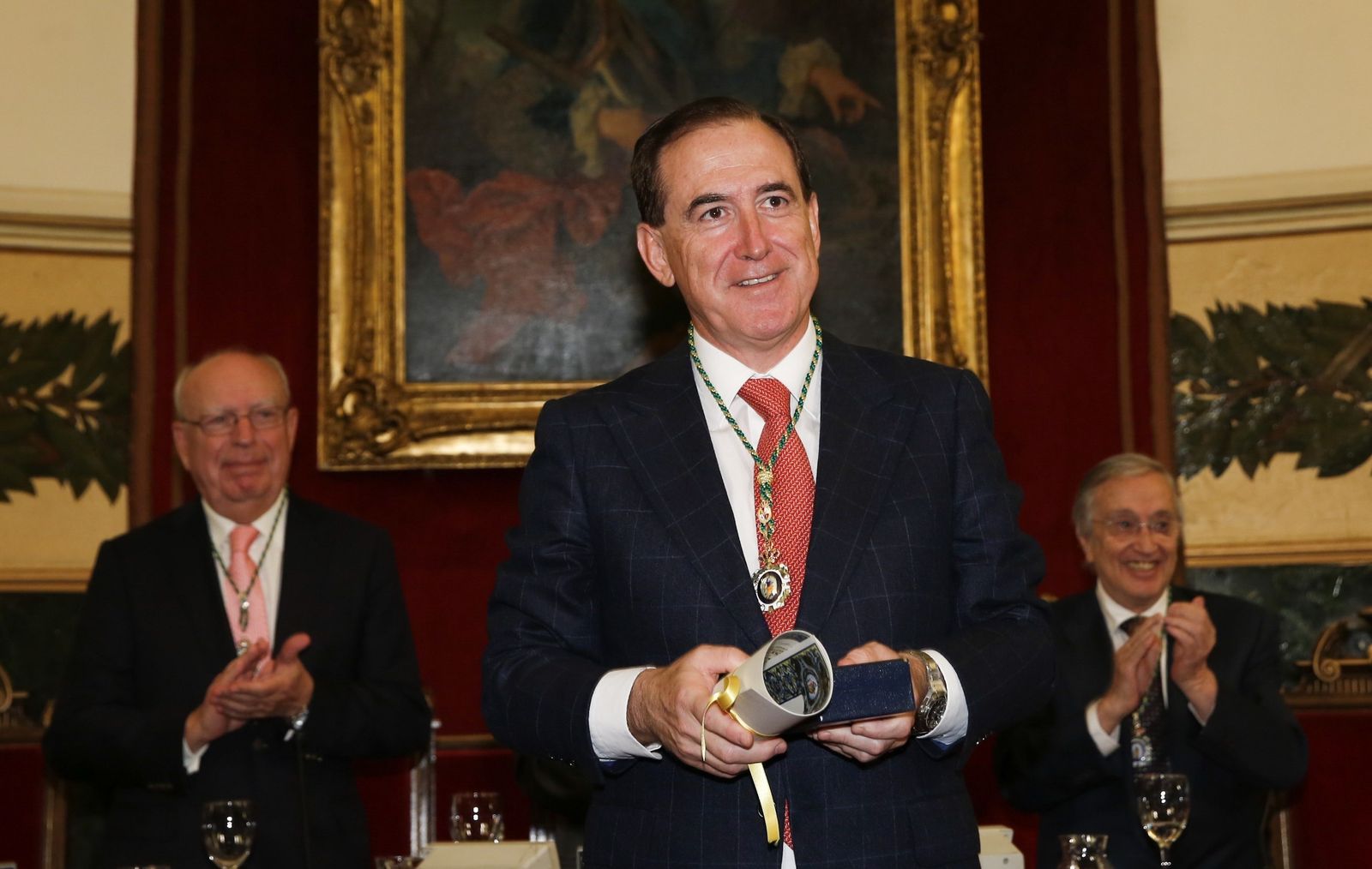 Antonio Huertas, Presidente de Mapfre, recibe la  Medalla de Honor de la Real Academia de Medicina