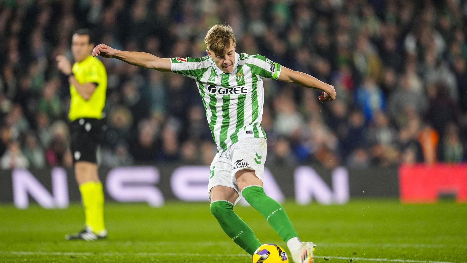 Jesús Rodríguez lanza a portería a en un encuentro de esta última temporada. Jesús Rodríguez lanza a portería a en un encuentro de esta última temporada.